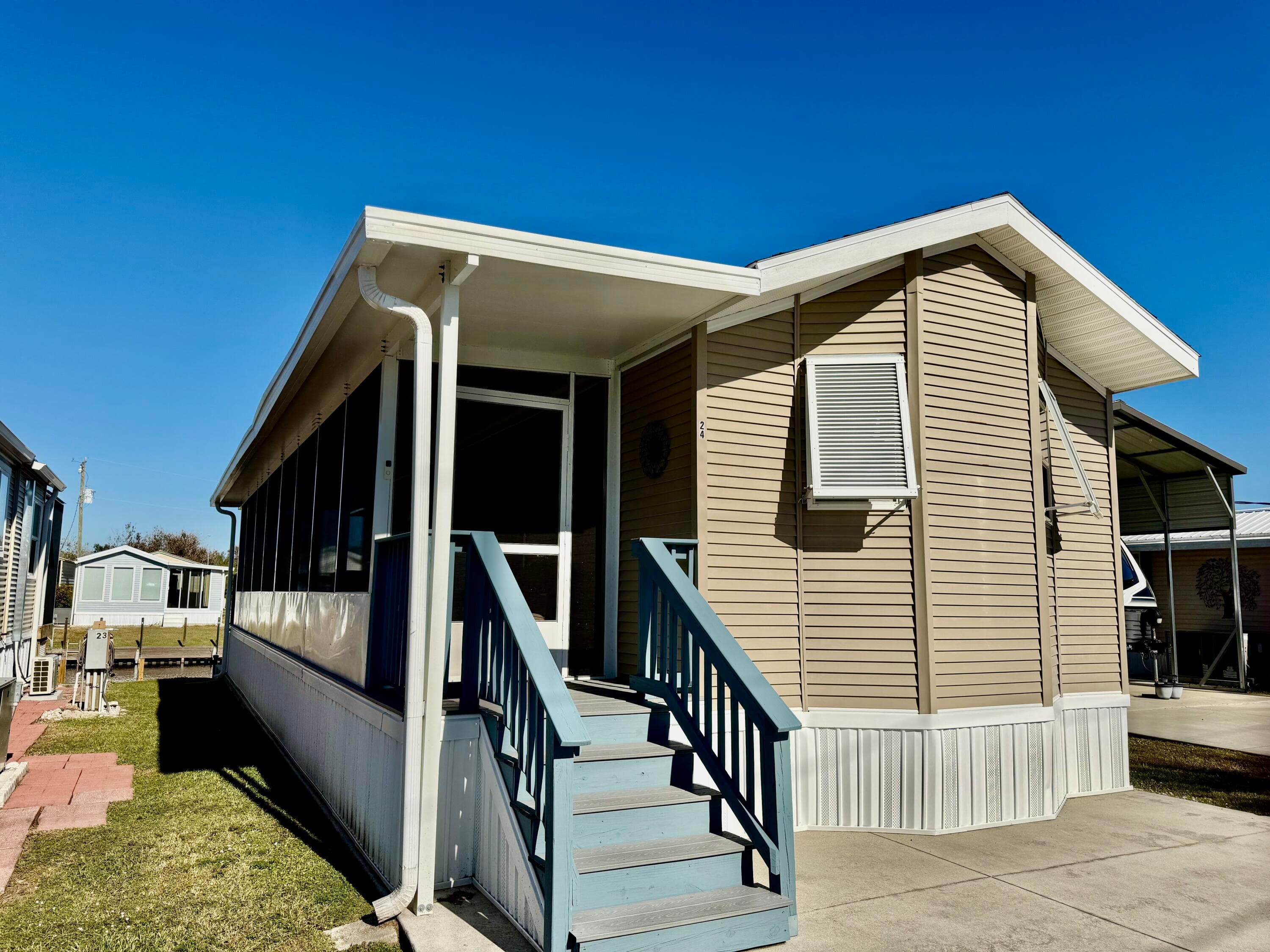 24 Shell Road, Okeechobee, FL 34974 — photo 1 of 38