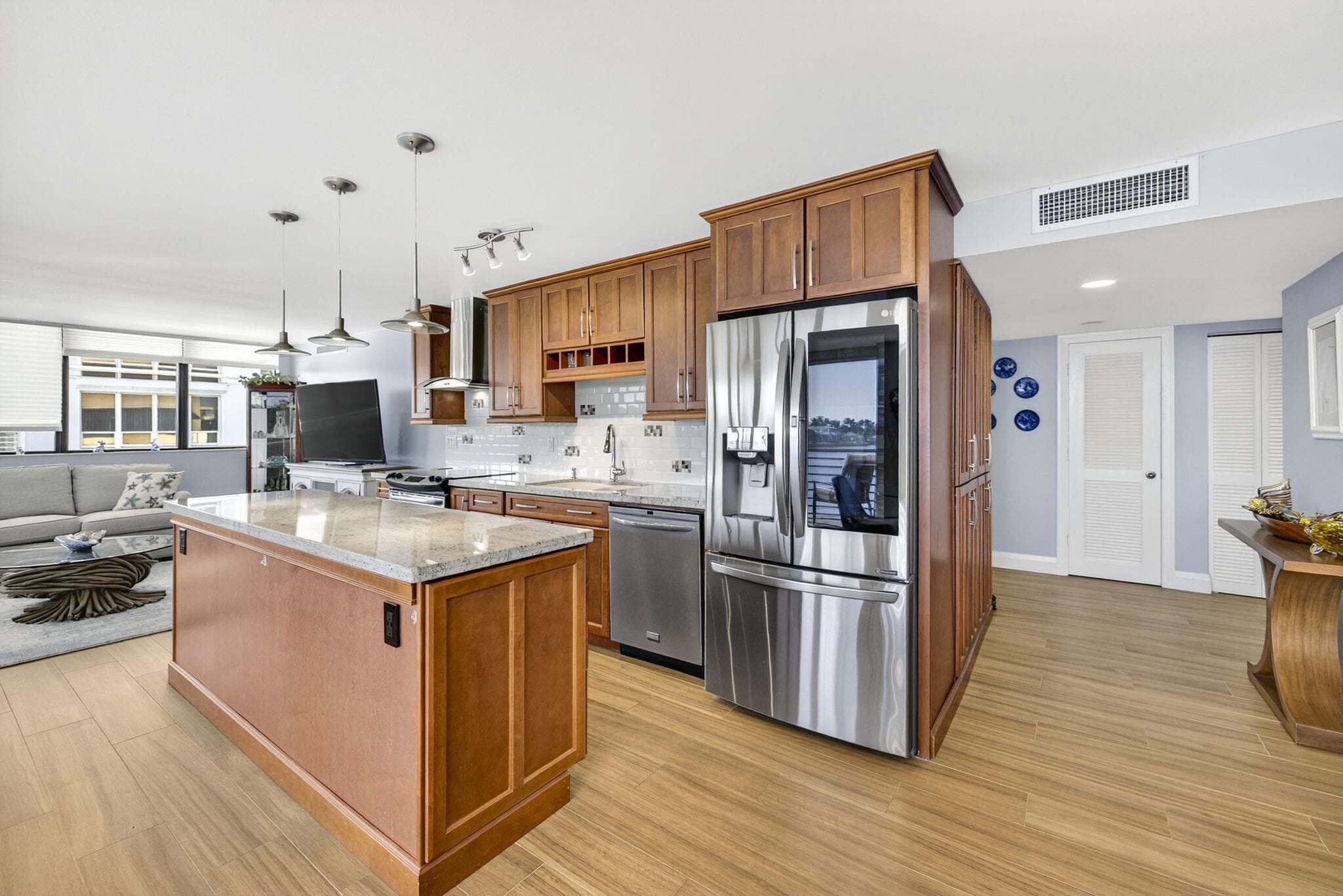 900 NE Spanish River Boulevard 2w, Boca Raton, FL 33431 — photo 7 of 43