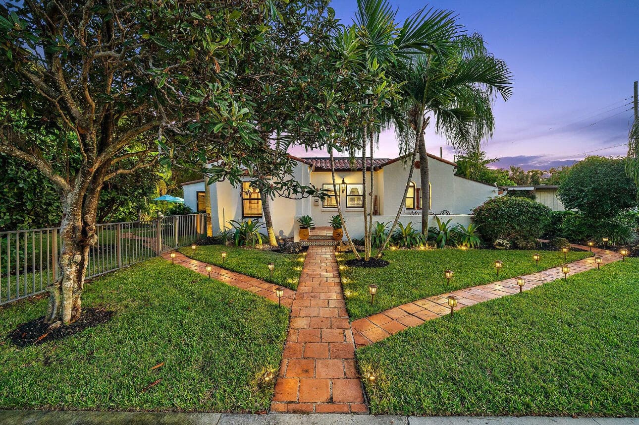 400 33rd Street, West Palm Beach, FL 33407 — photo 2 of 70