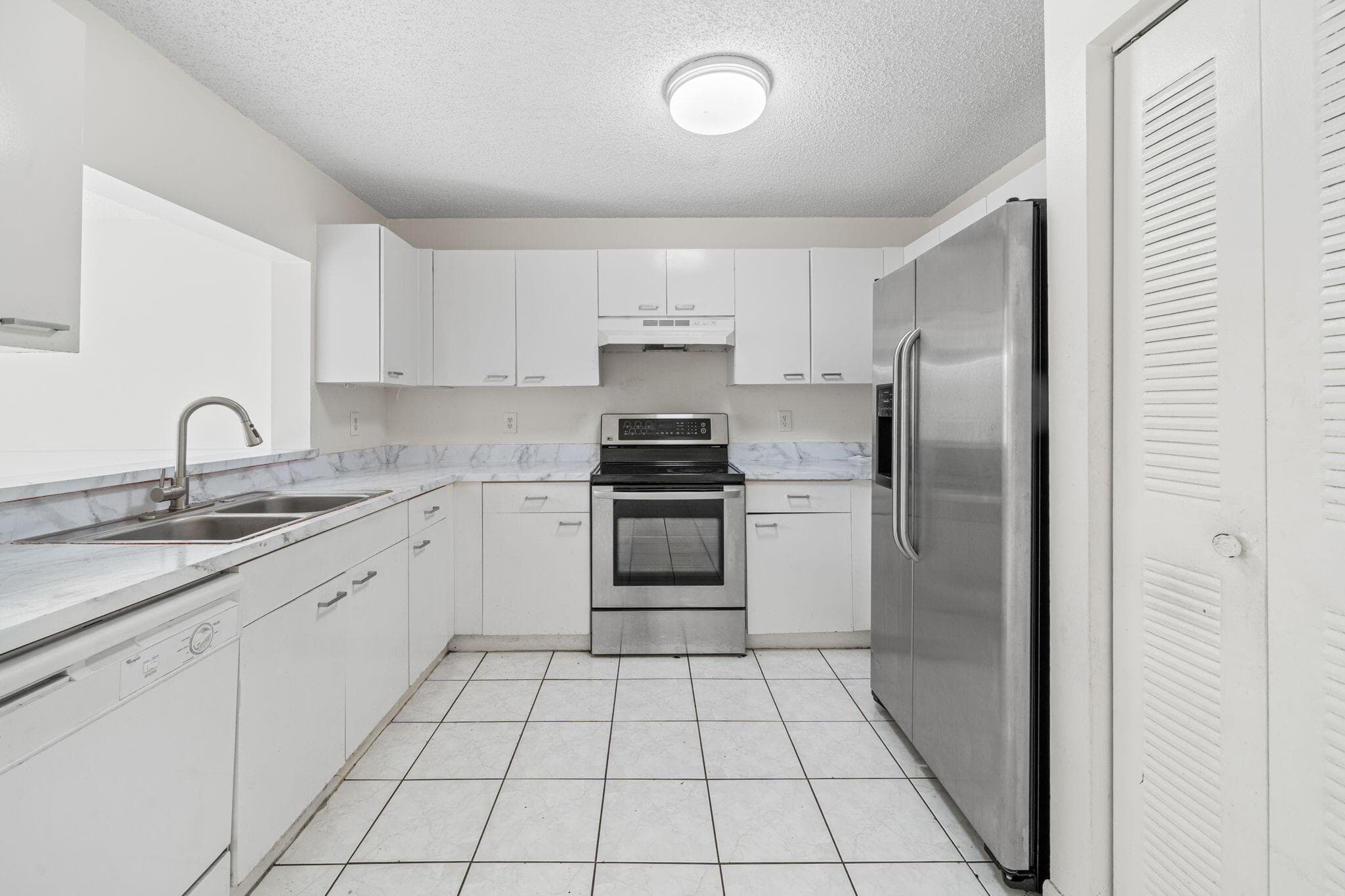 5072 Pine Abbey Drive S, West Palm Beach, FL 33415 — photo 7 of 19