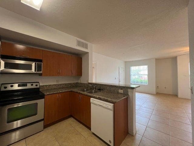 132 SW Peacock Boulevard 17-104, Port St. Lucie, FL 34986 — photo 6 of 26