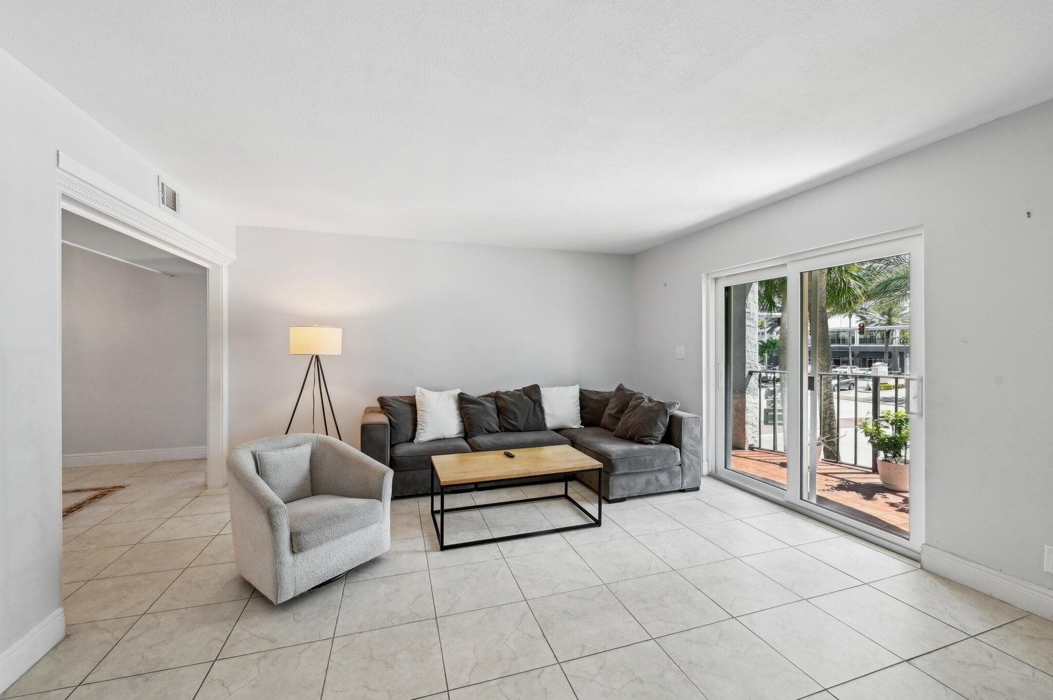 3909 N Ocean Boulevard 215, Fort Lauderdale, FL 33308 — photo 5 of 22