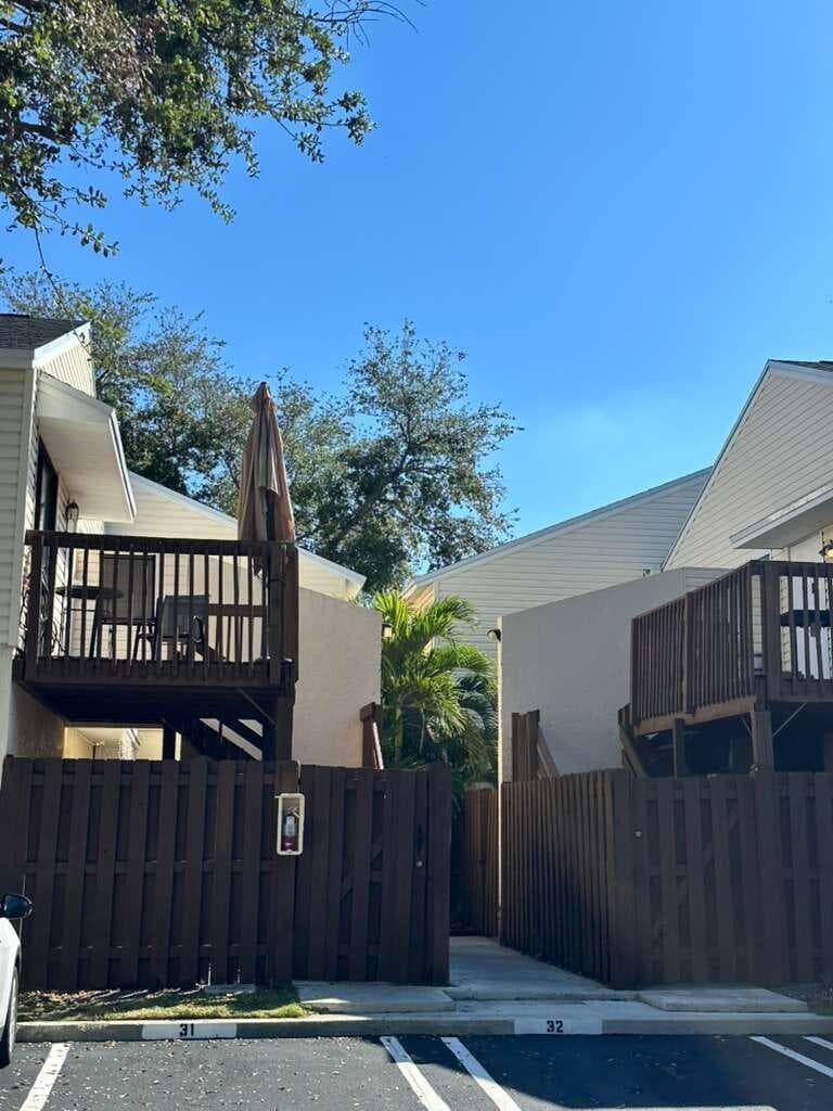637 Executive Center Drive N 203, West Palm Beach, FL 33401 — photo 2 of 38