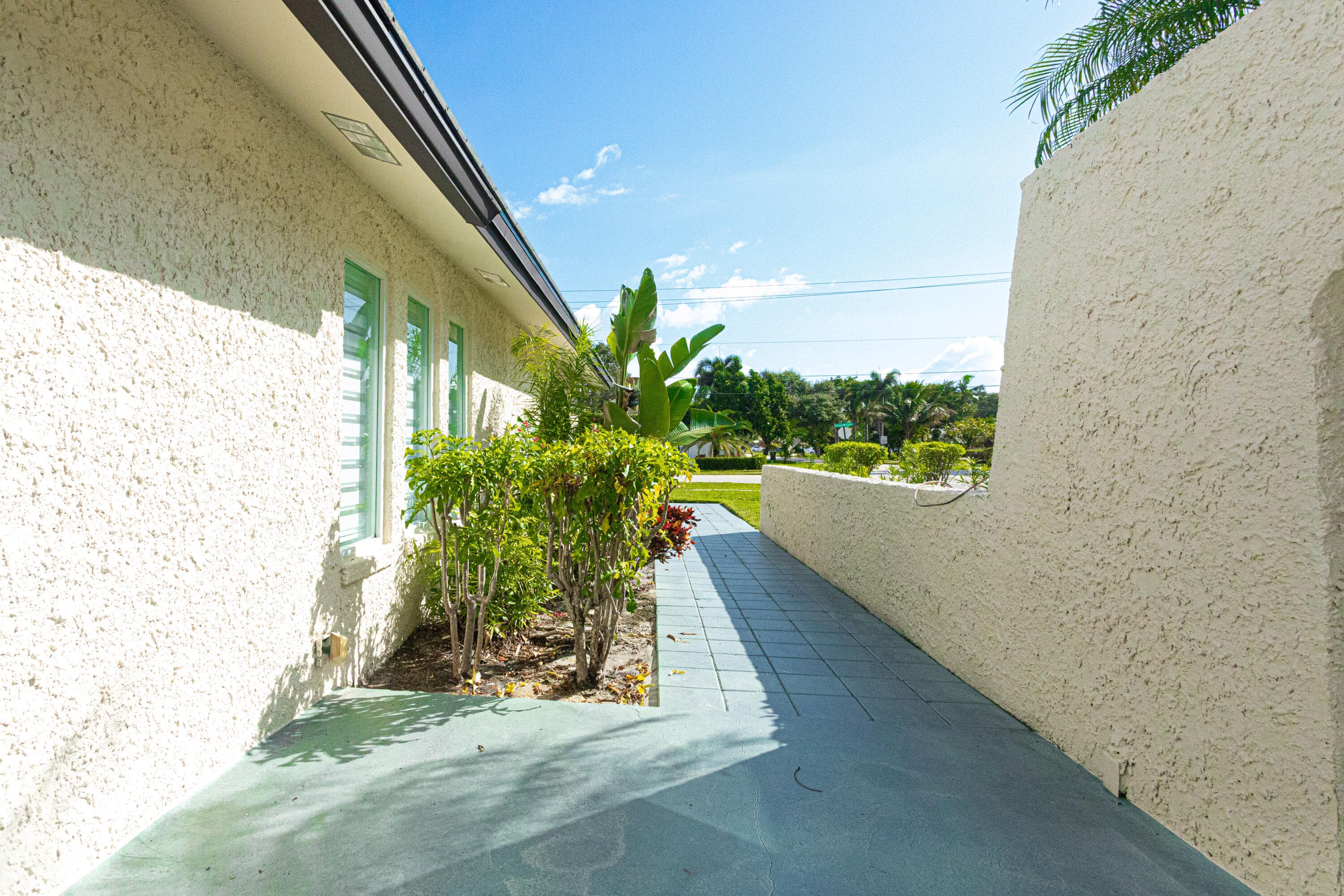 2013 Ardley Road, North Palm Beach, FL 33408 — photo 8 of 67