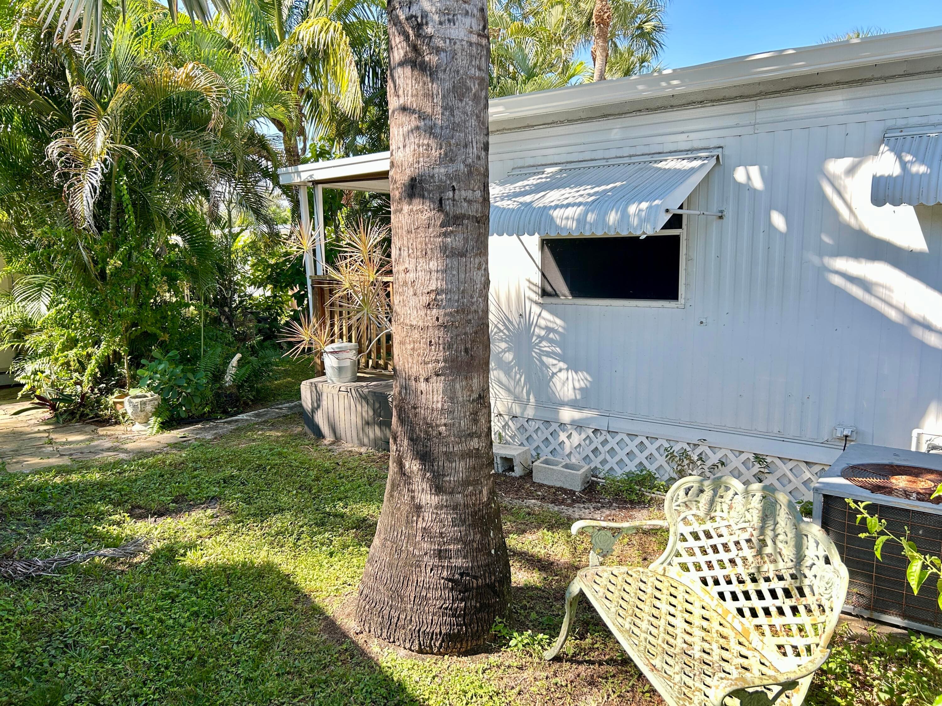 425 E Bougainvillea Drive, Deerfield Beach, FL 33442 — photo 5 of 42