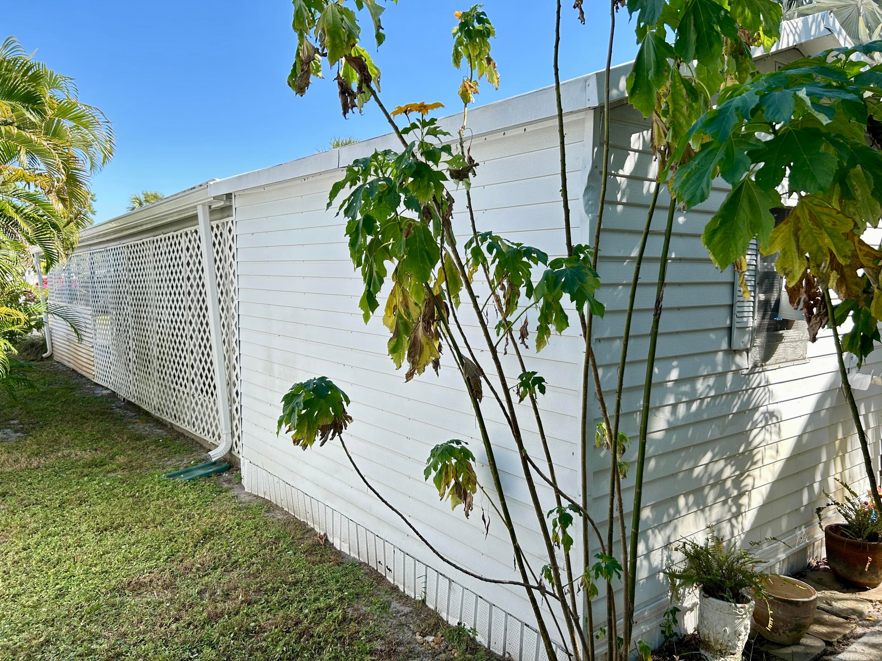 425 E Bougainvillea Drive, Deerfield Beach, FL 33442 — photo 10 of 42