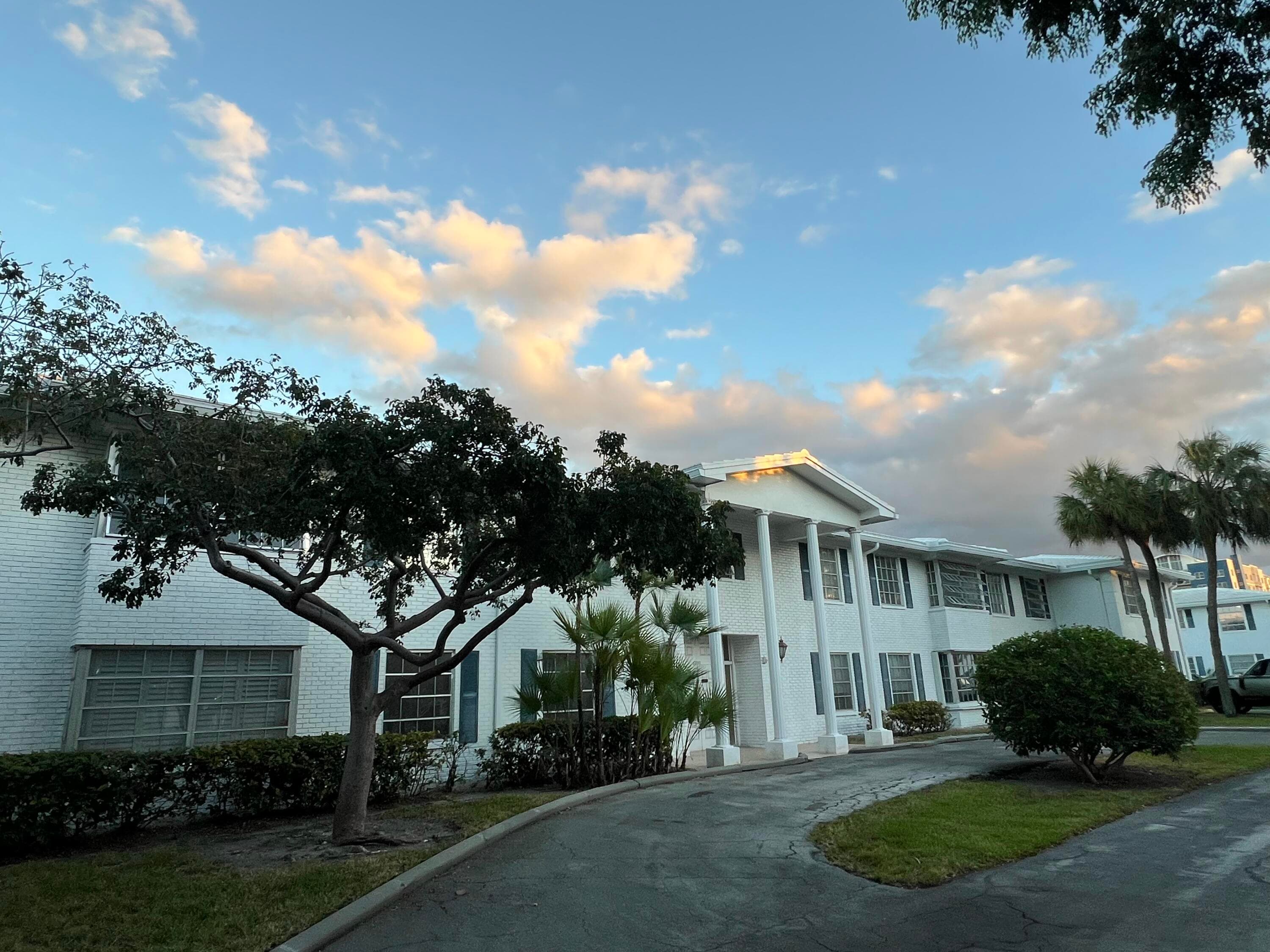 6800 NE 22nd Way 2121, Fort Lauderdale, FL 33308 — photo 1 of 8