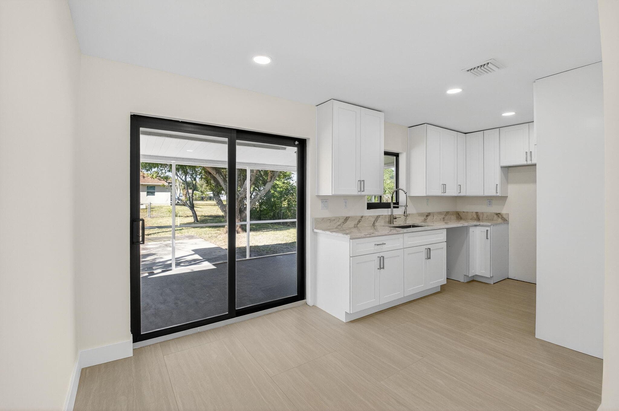 122 SW 9th Avenue, Delray Beach, FL 33444 — photo 13 of 32