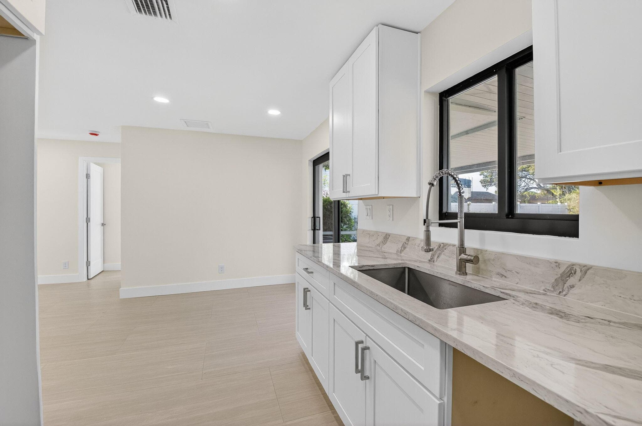 122 SW 9th Avenue, Delray Beach, FL 33444 — photo 16 of 32