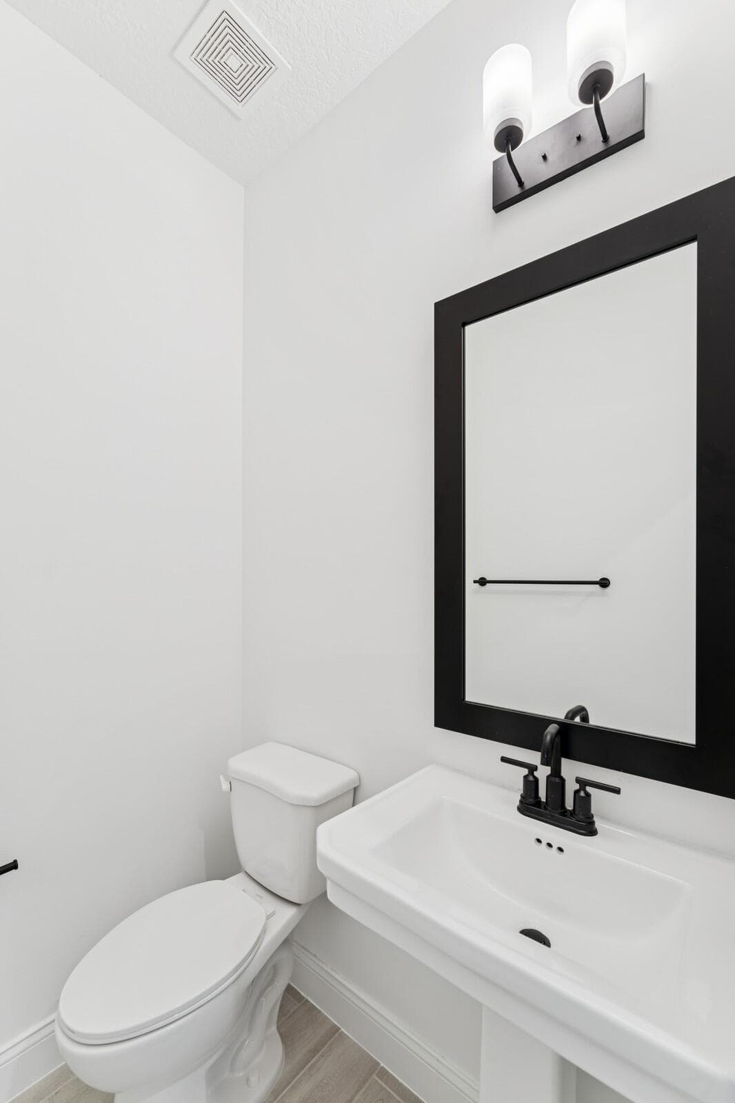 174 SE Birch Terrace 207, Stuart, FL 34997 — photo 4 of 30