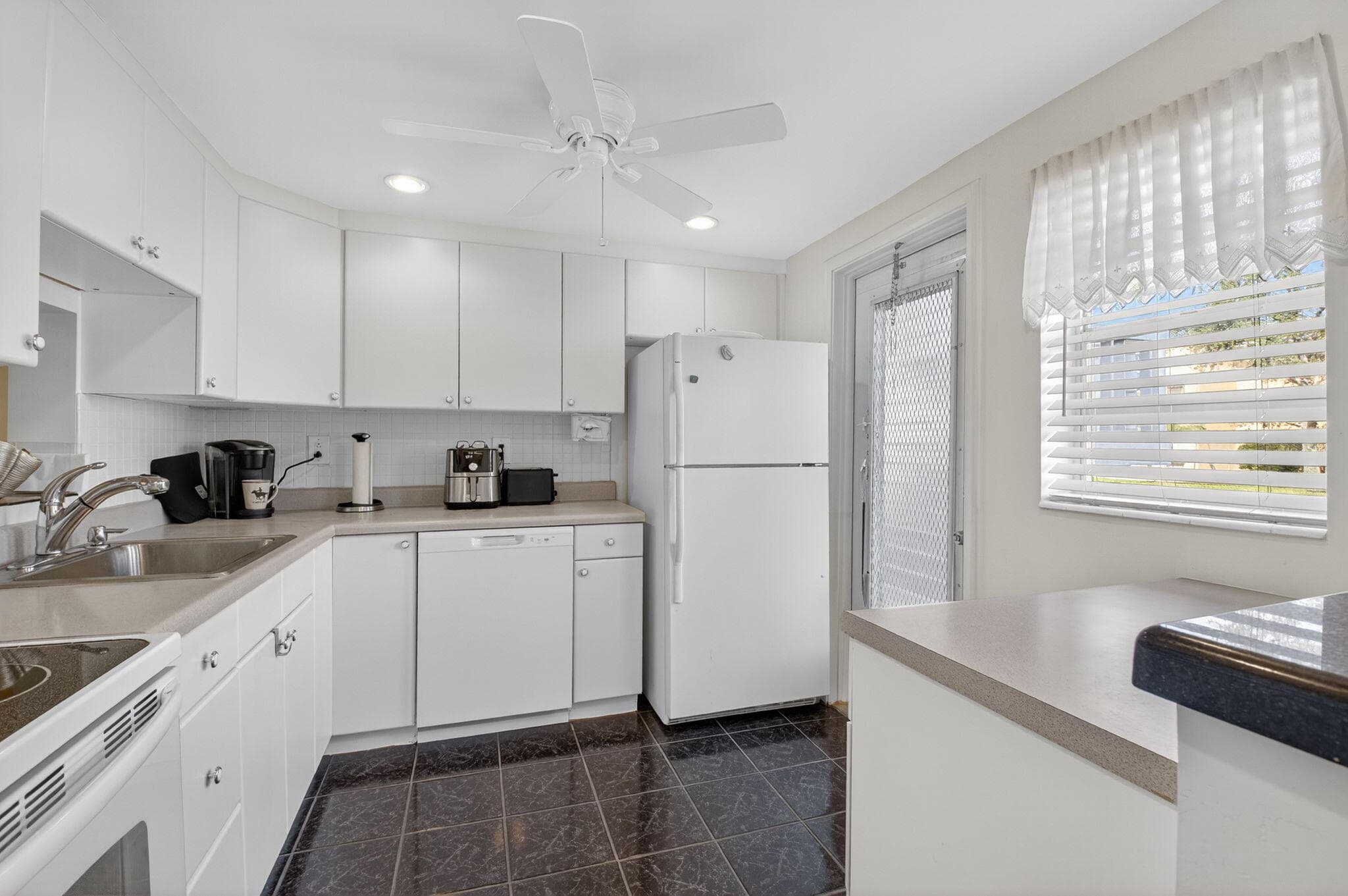2152 NE 1st Way 101, Boynton Beach, FL 33435 — photo 4 of 31