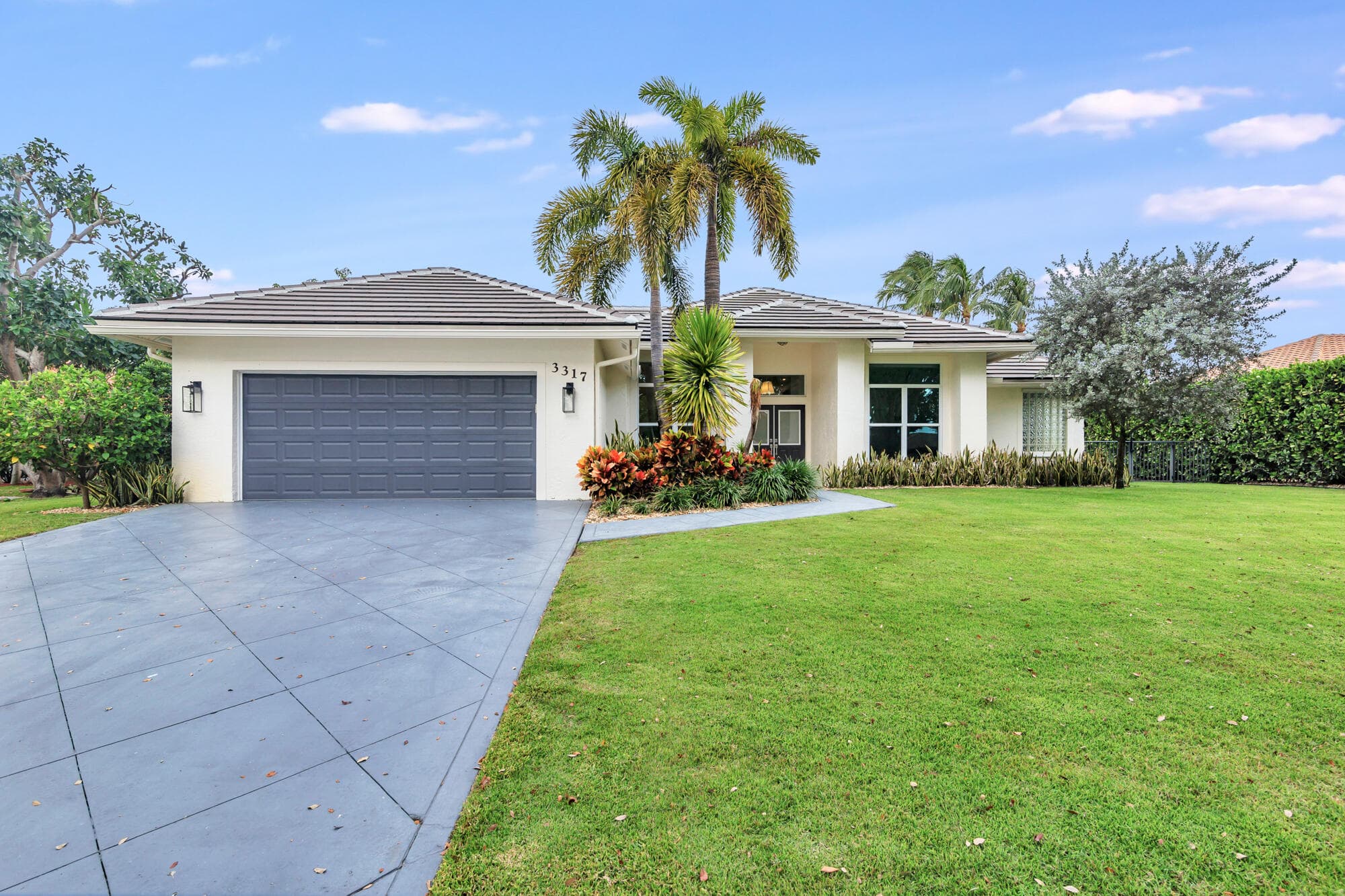 3317 Embassy Drive, West Palm Beach, FL 33401 — photo 36 of 42