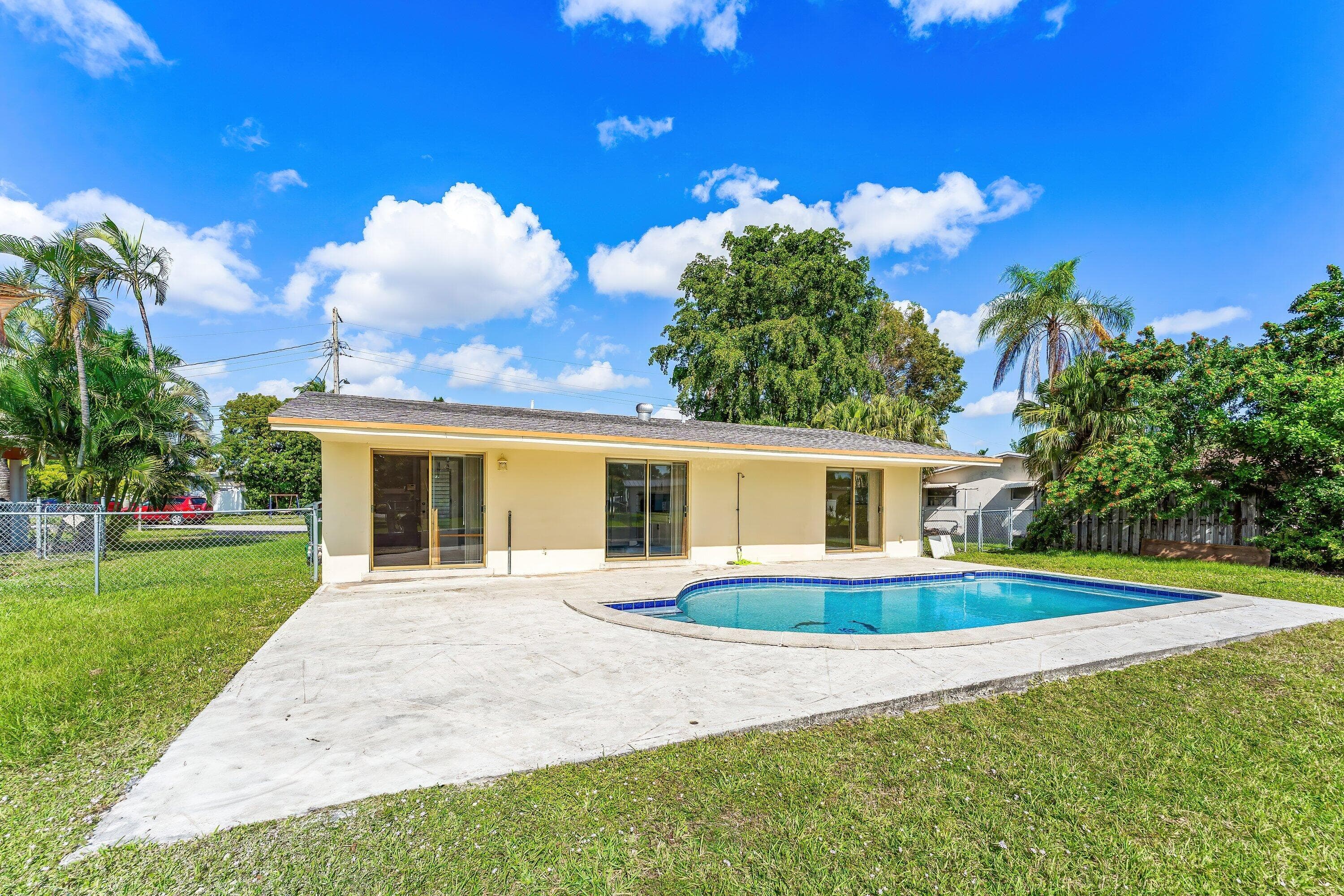 2000 NW 33rd Court, Oakland Park, FL 33309 — photo 31 of 47