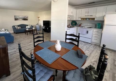 48 Woodland Drive 106, Vero Beach, FL 32962 — photo 5 of 18