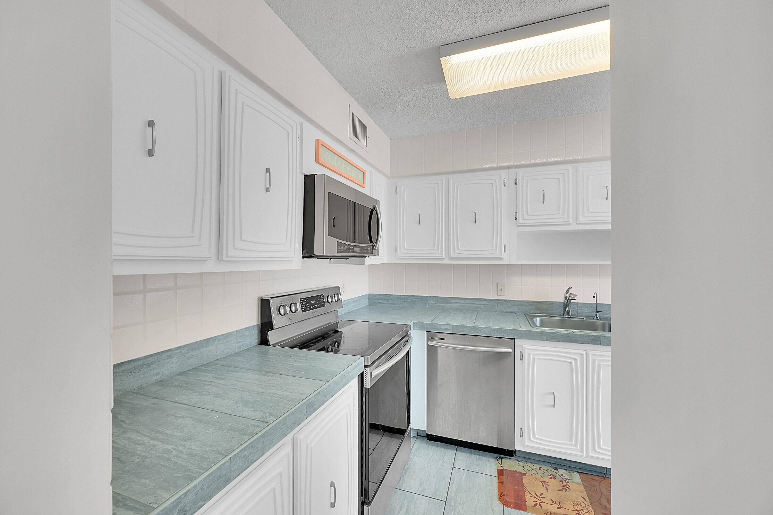 13791 Flora Place A, Delray Beach, FL 33484 — photo 9 of 30