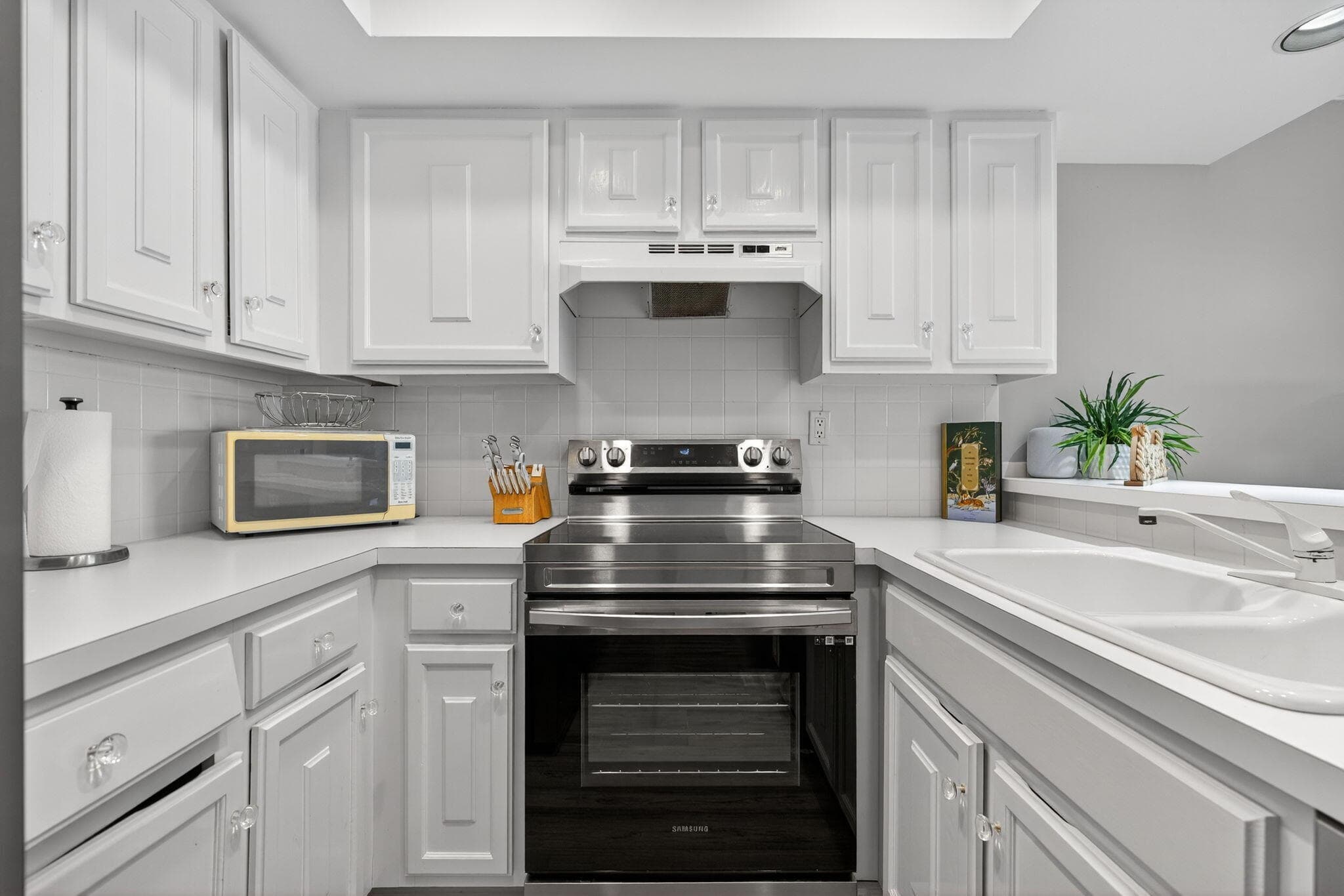 390 NE Edgewater Drive 403, Stuart, FL 34996 — photo 12 of 46