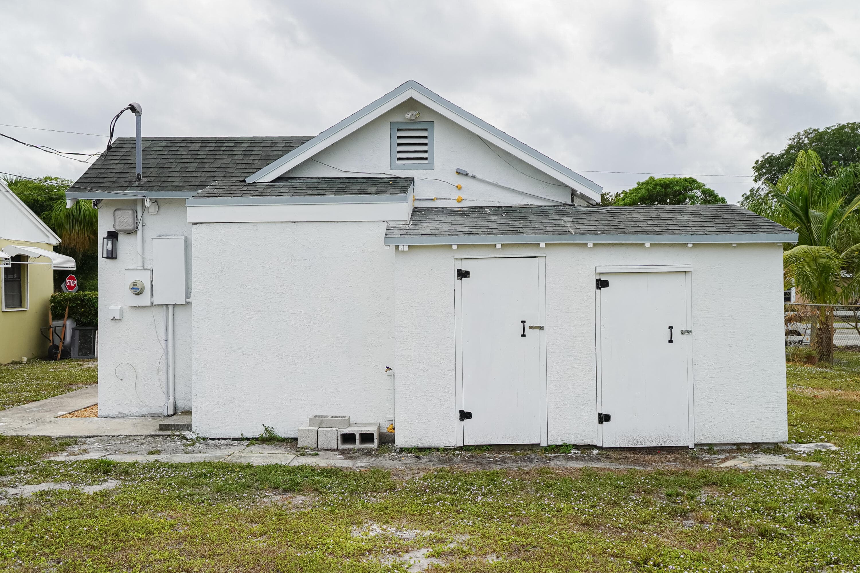 908 W 5th Street, Riviera Beach, FL 33404 — photo 15 of 40