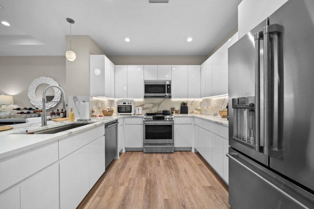 41 SW Seminole Street 205, Stuart, FL 34994 — photo 7 of 36