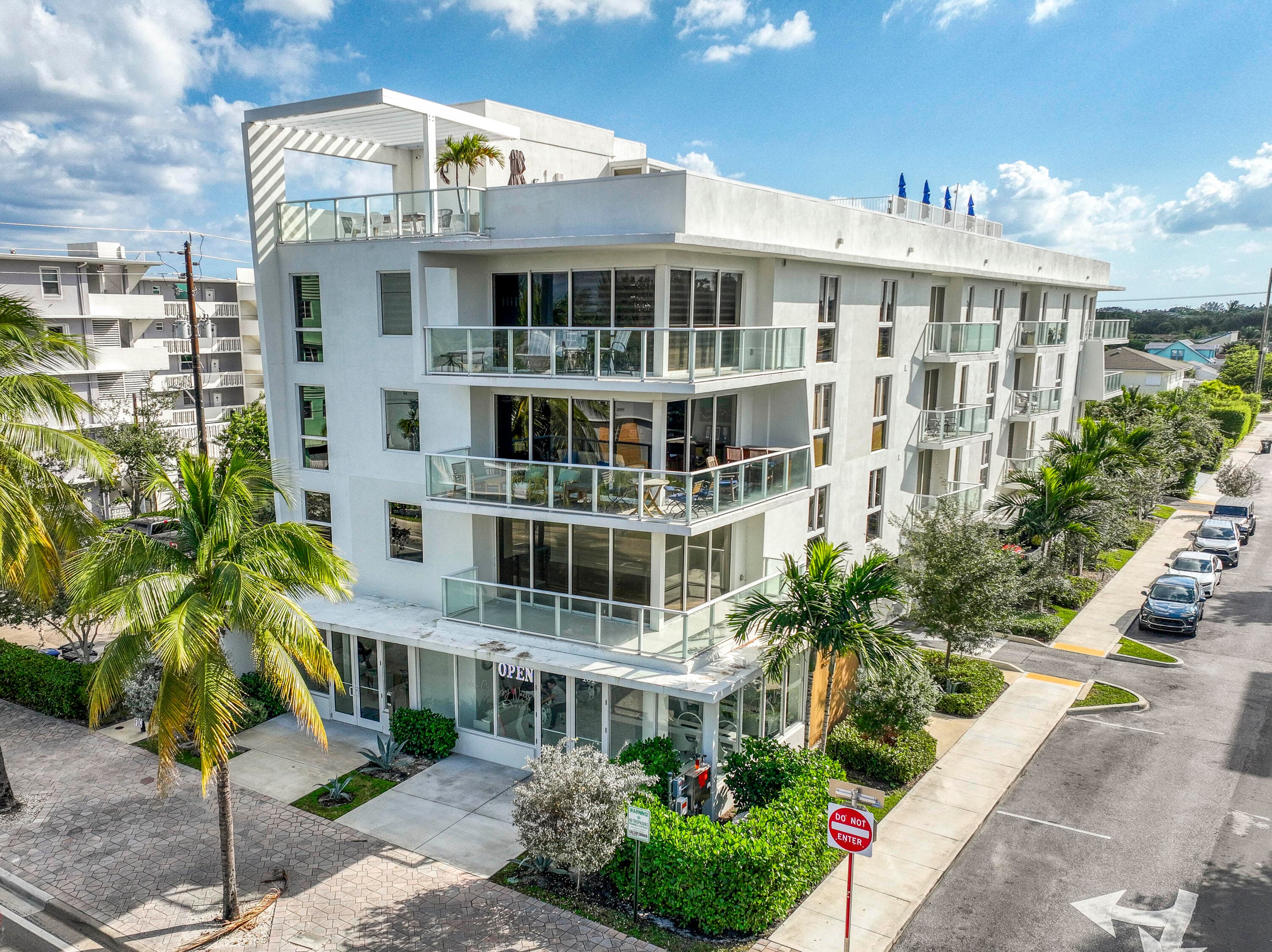 117 Lake Avenue 204, Lake Worth Beach, FL 33460 — photo 1 of 31