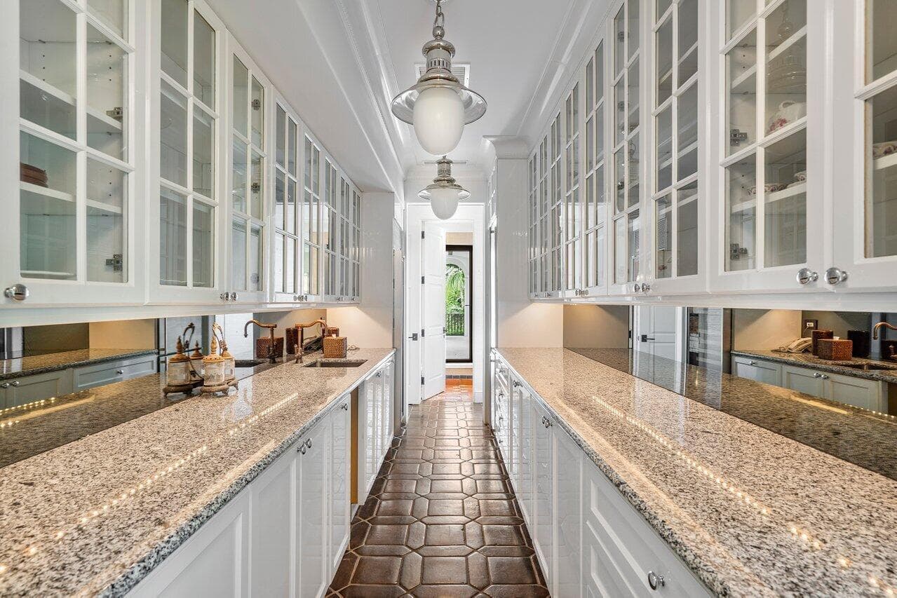 12 Lagomar Road, Palm Beach, FL 33480 — photo 9 of 38