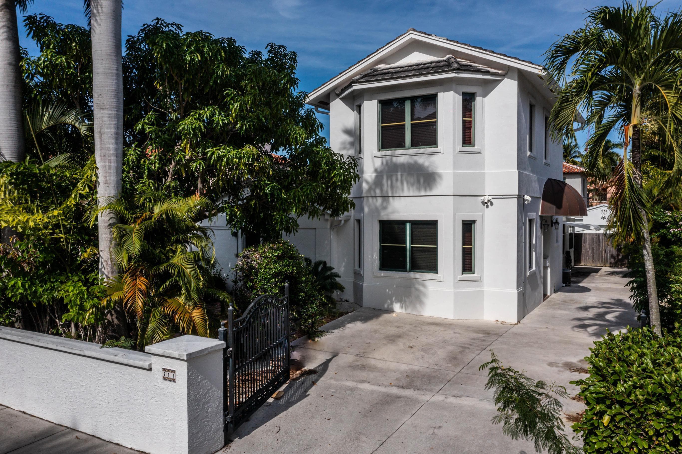 217 Sunset Road, West Palm Beach, FL 33401 — photo 10 of 16