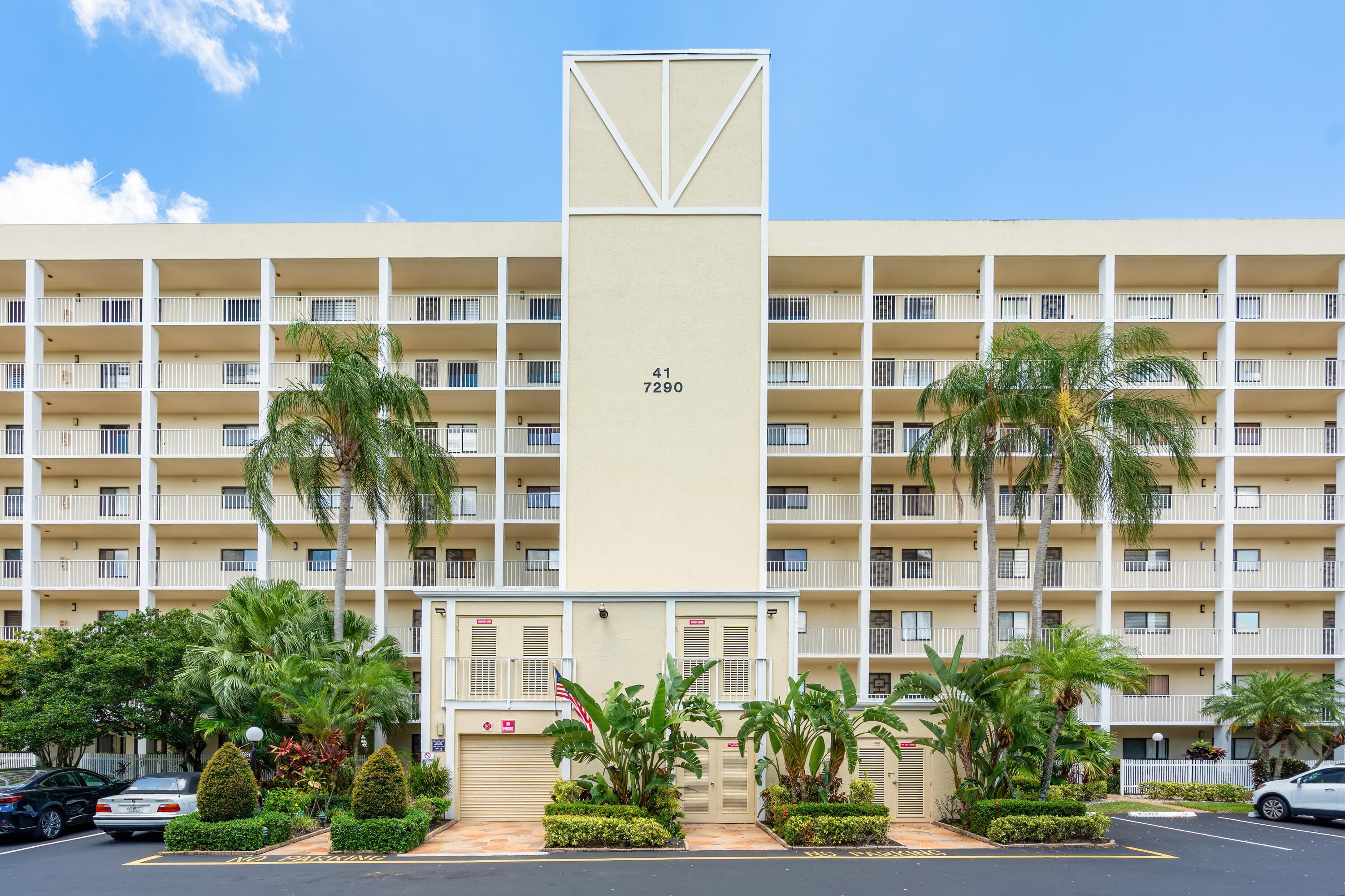 7290 Kinghurst Drive 607, Delray Beach, FL 33446 — photo 1 of 36