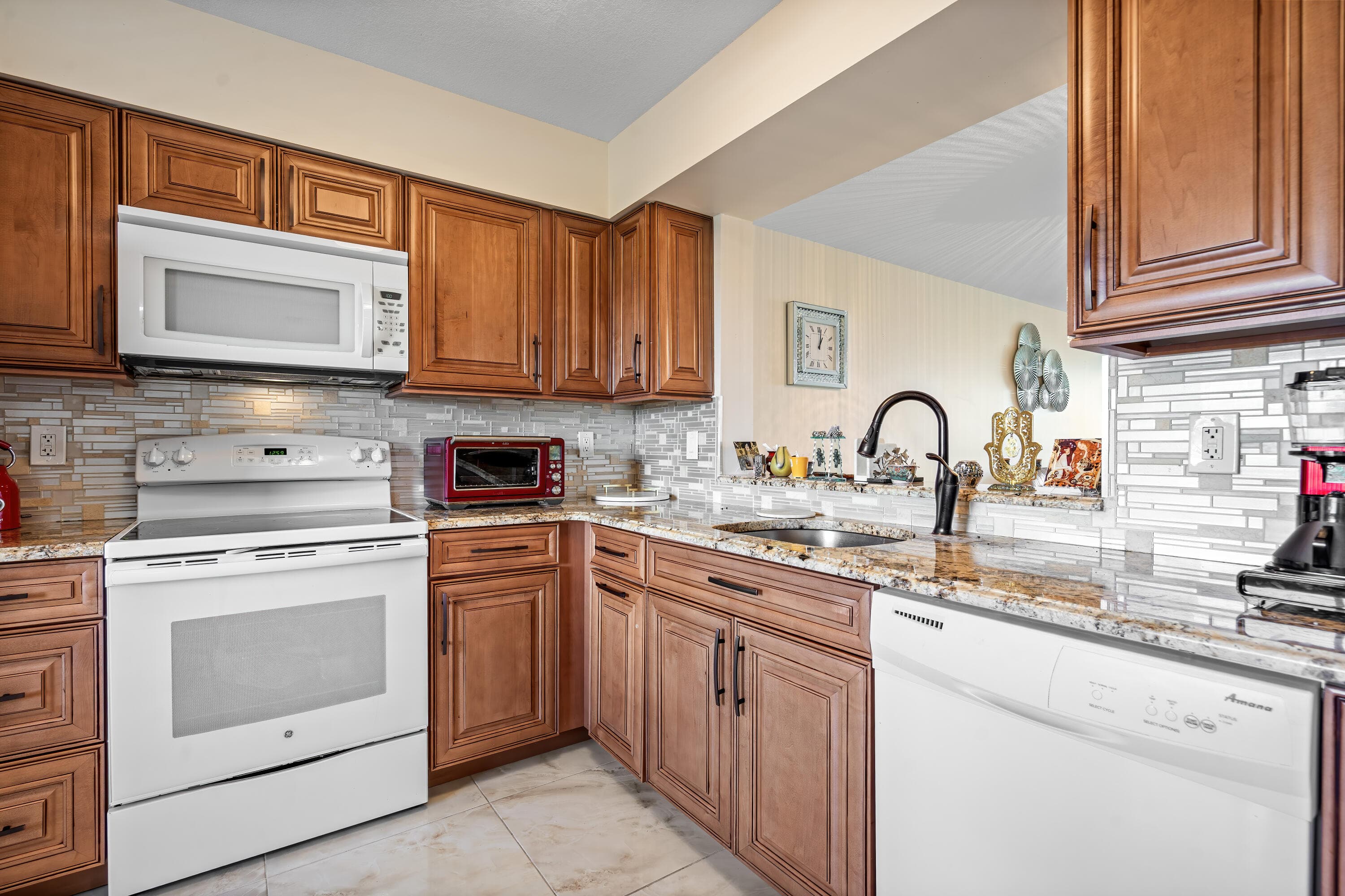 7290 Kinghurst Drive 607, Delray Beach, FL 33446 — photo 8 of 36