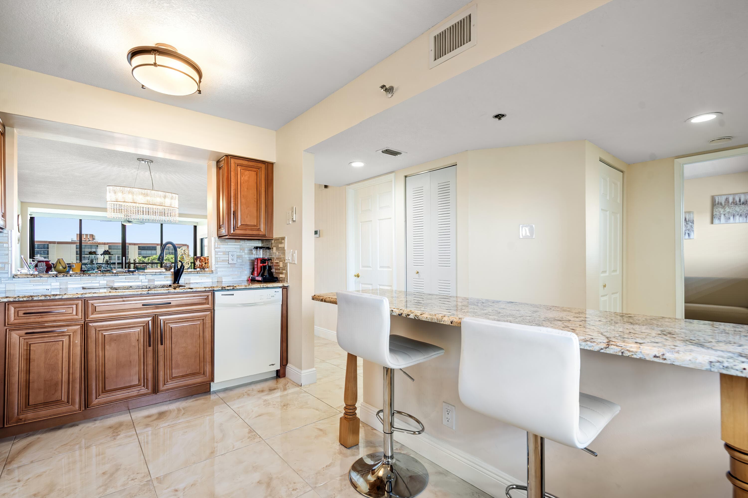 7290 Kinghurst Drive 607, Delray Beach, FL 33446 — photo 10 of 36