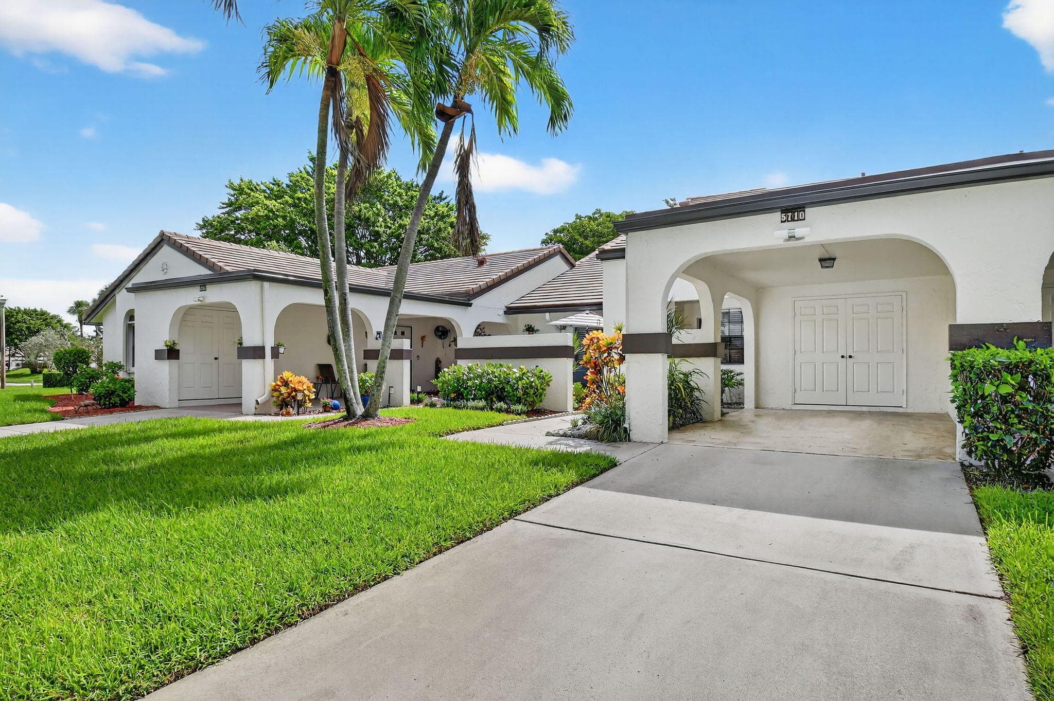 5710 Parkwalk Circle E, Boynton Beach, FL 33472 — photo 4 of 46