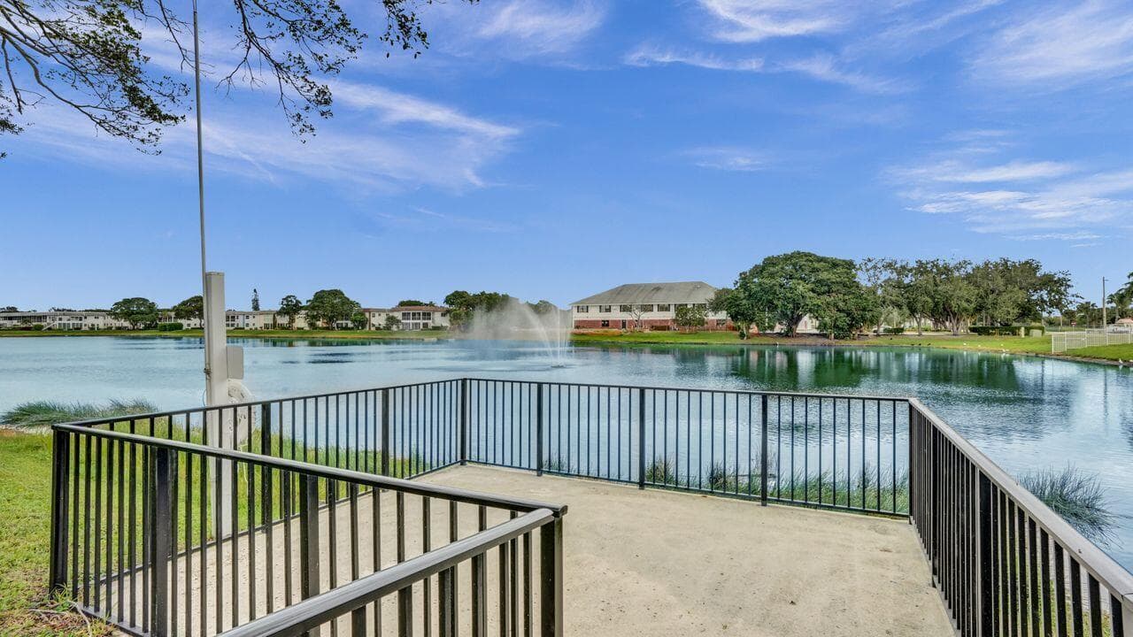 118 Sheffield E, West Palm Beach, FL 33417 — photo 16 of 18