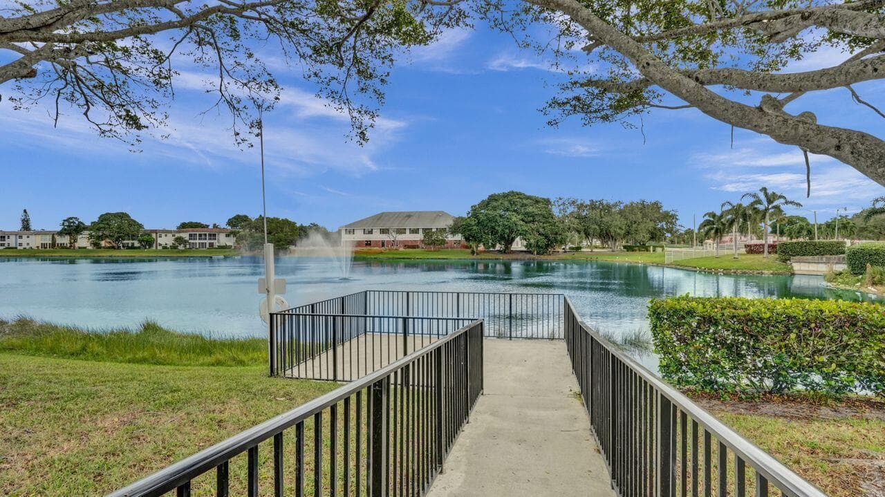 118 Sheffield E, West Palm Beach, FL 33417 — photo 17 of 18