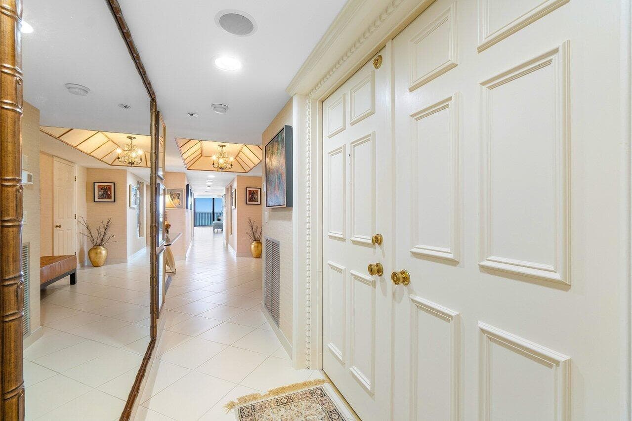 4000 S Ocean Boulevard 502, South Palm Beach, FL 33480 — photo 5 of 37