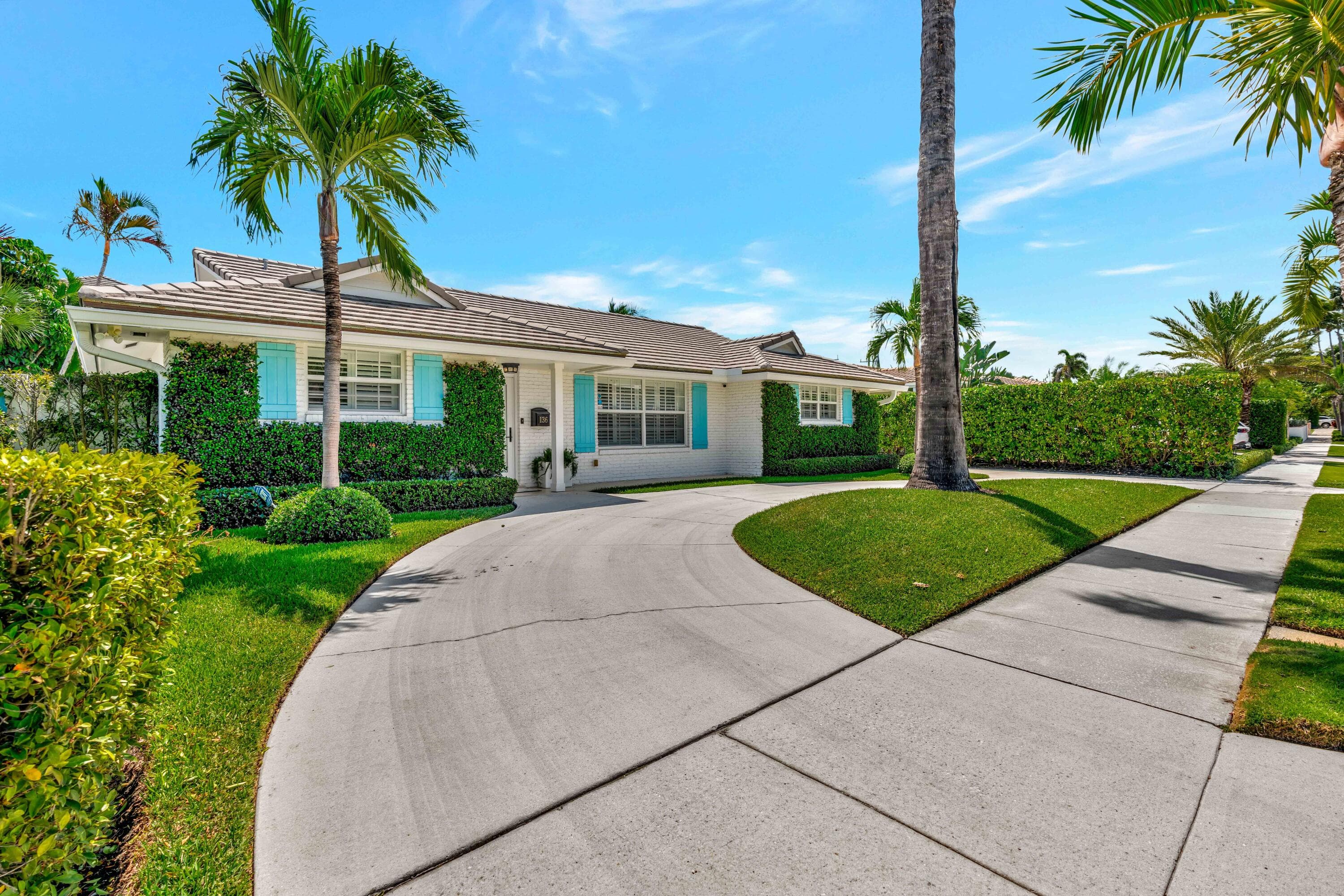 136 Worth Court S, West Palm Beach, FL 33405 — photo 1 of 69