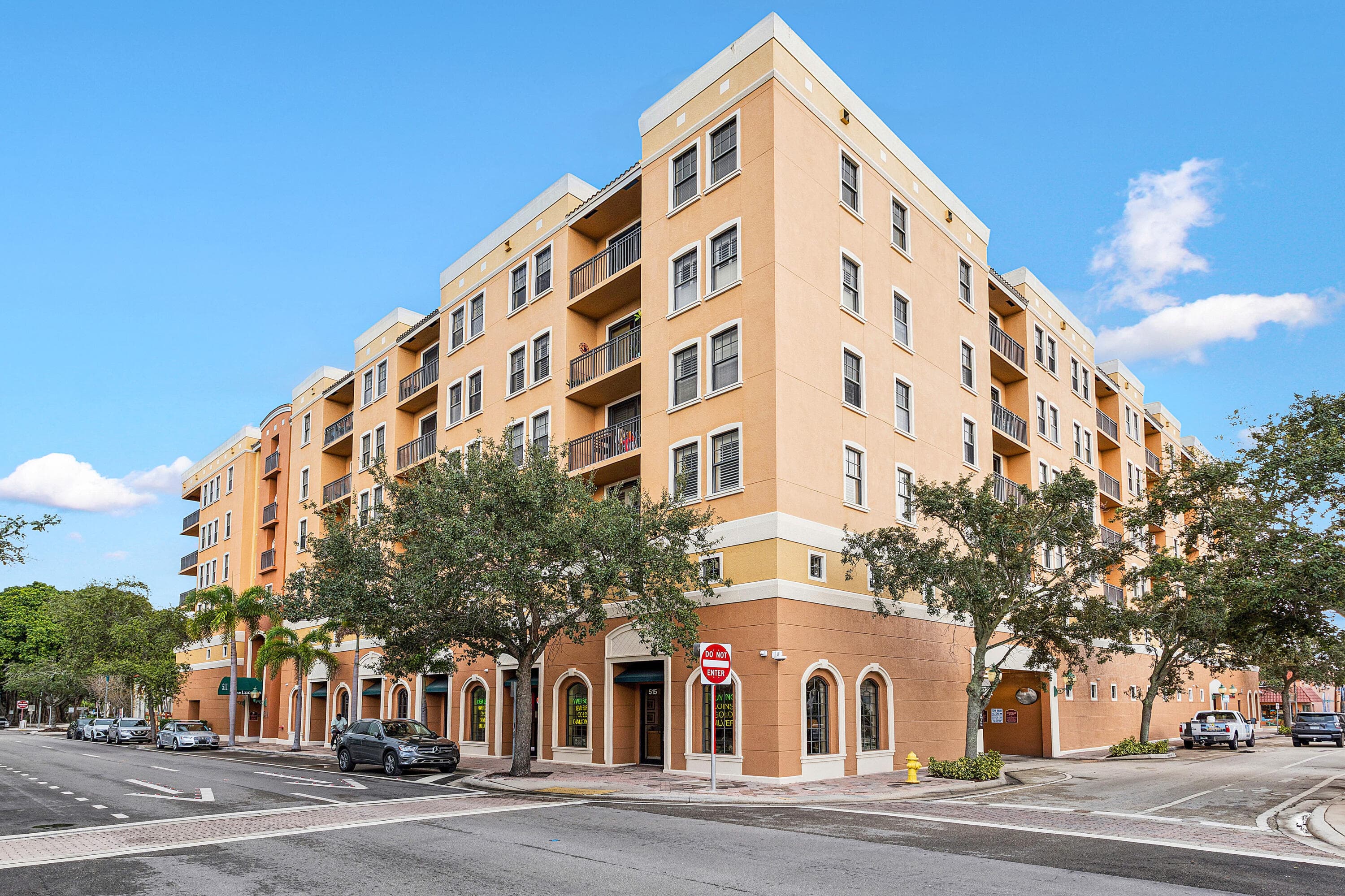 511 Lucerne Avenue 416, Lake Worth Beach, FL 33460 — photo 1 of 27