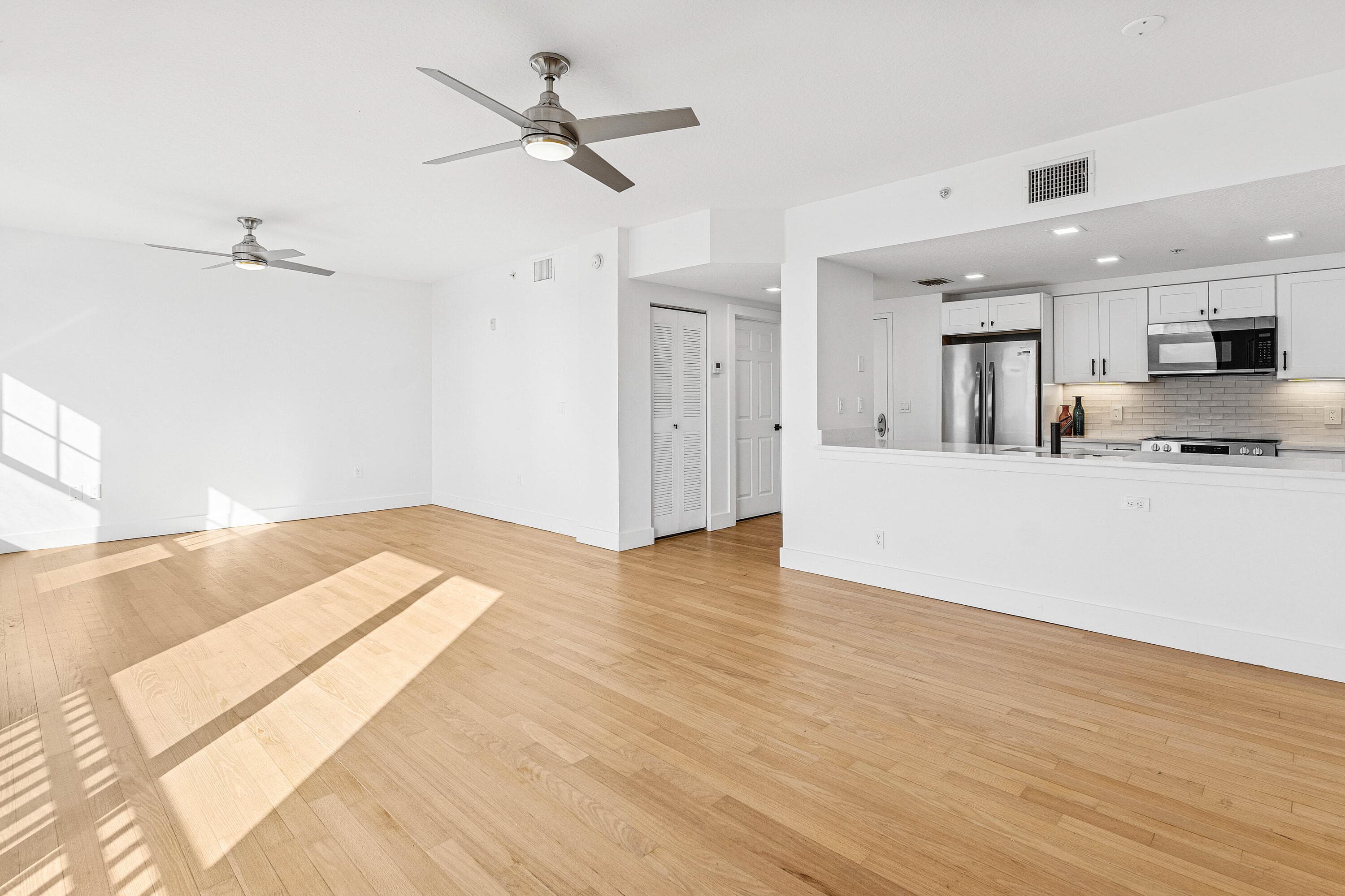 511 Lucerne Avenue 416, Lake Worth Beach, FL 33460 — photo 11 of 27