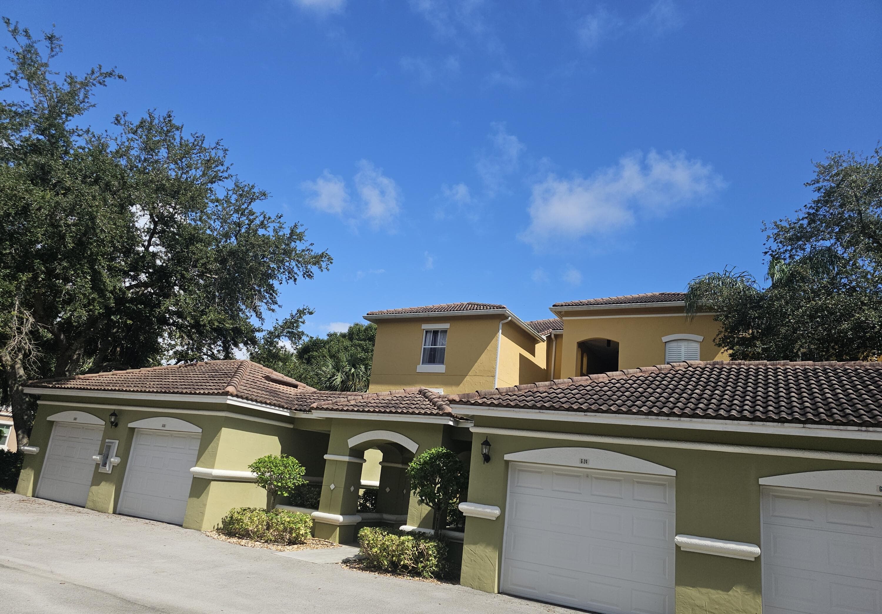 5050 Fairways Circle 301, Vero Beach, FL 32967 — photo 2 of 45