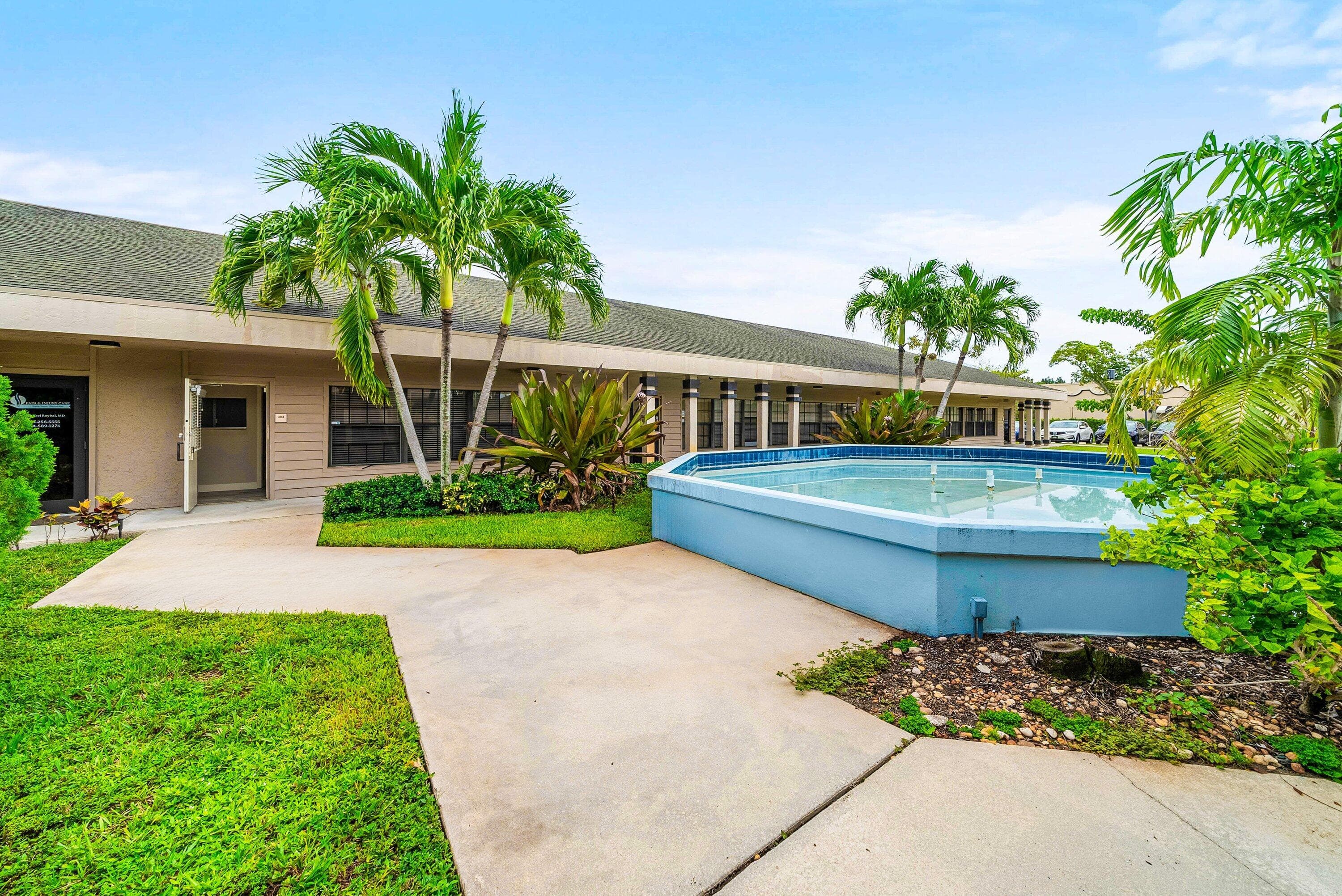 5341 W Atlantic Avenue 304, Delray Beach, FL 33484 — photo 1 of 4