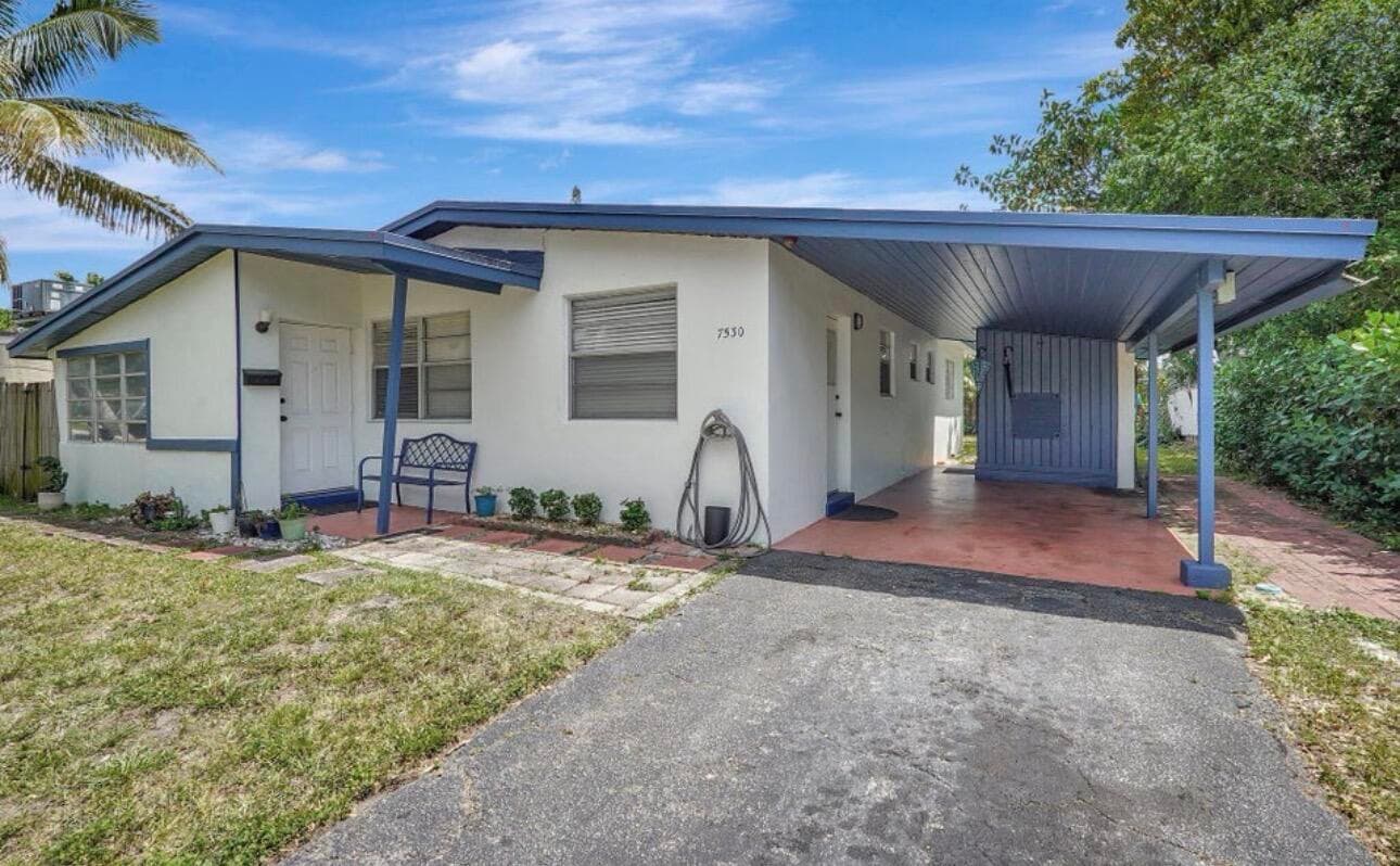 7530 Atlanta Street, Hollywood, FL 33024 — photo 4 of 23
