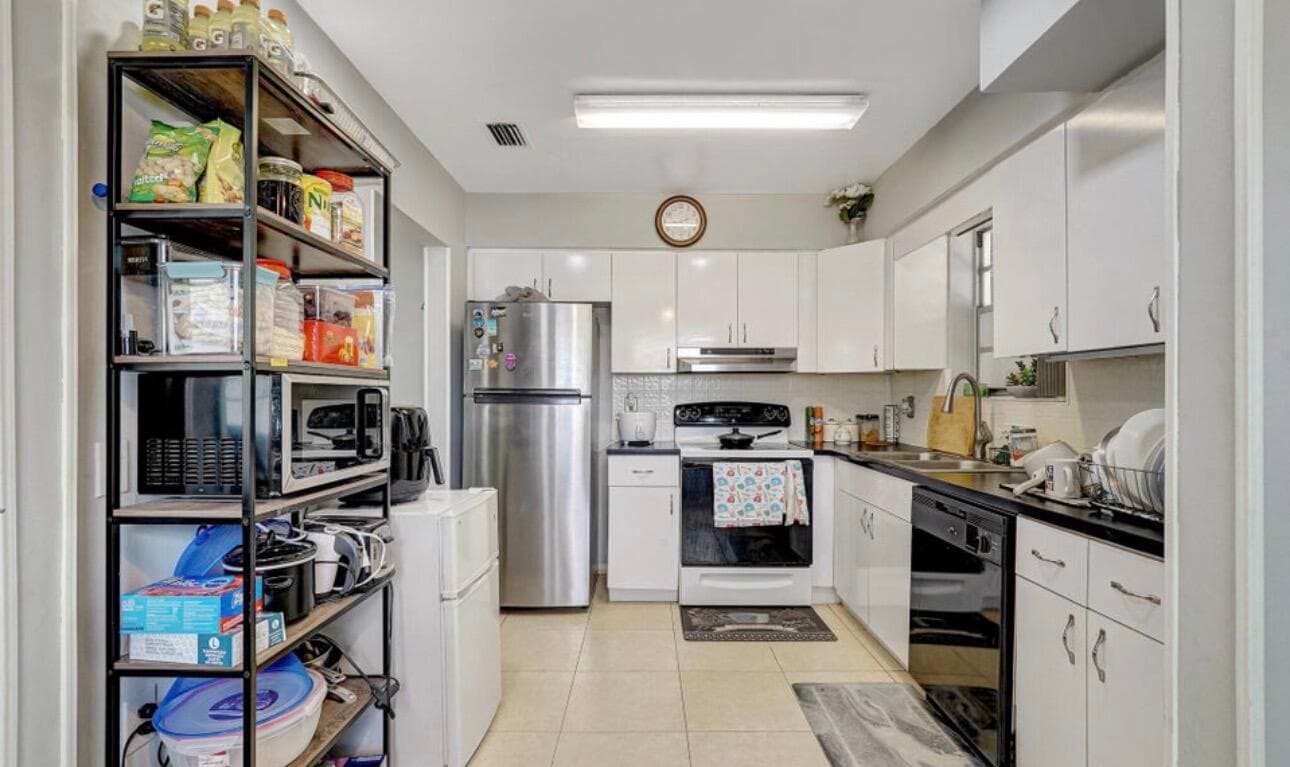 7530 Atlanta Street, Hollywood, FL 33024 — photo 17 of 23