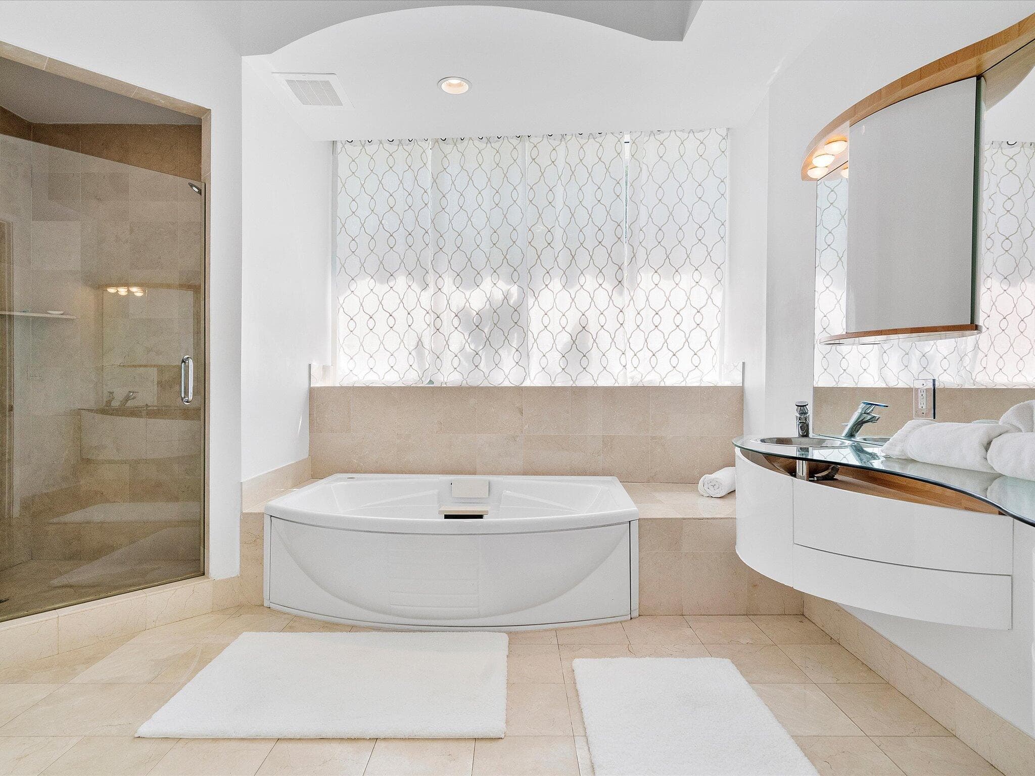 18101 Collins Avenue 401, Sunny Isles Beach, FL 33160 — photo 26 of 79