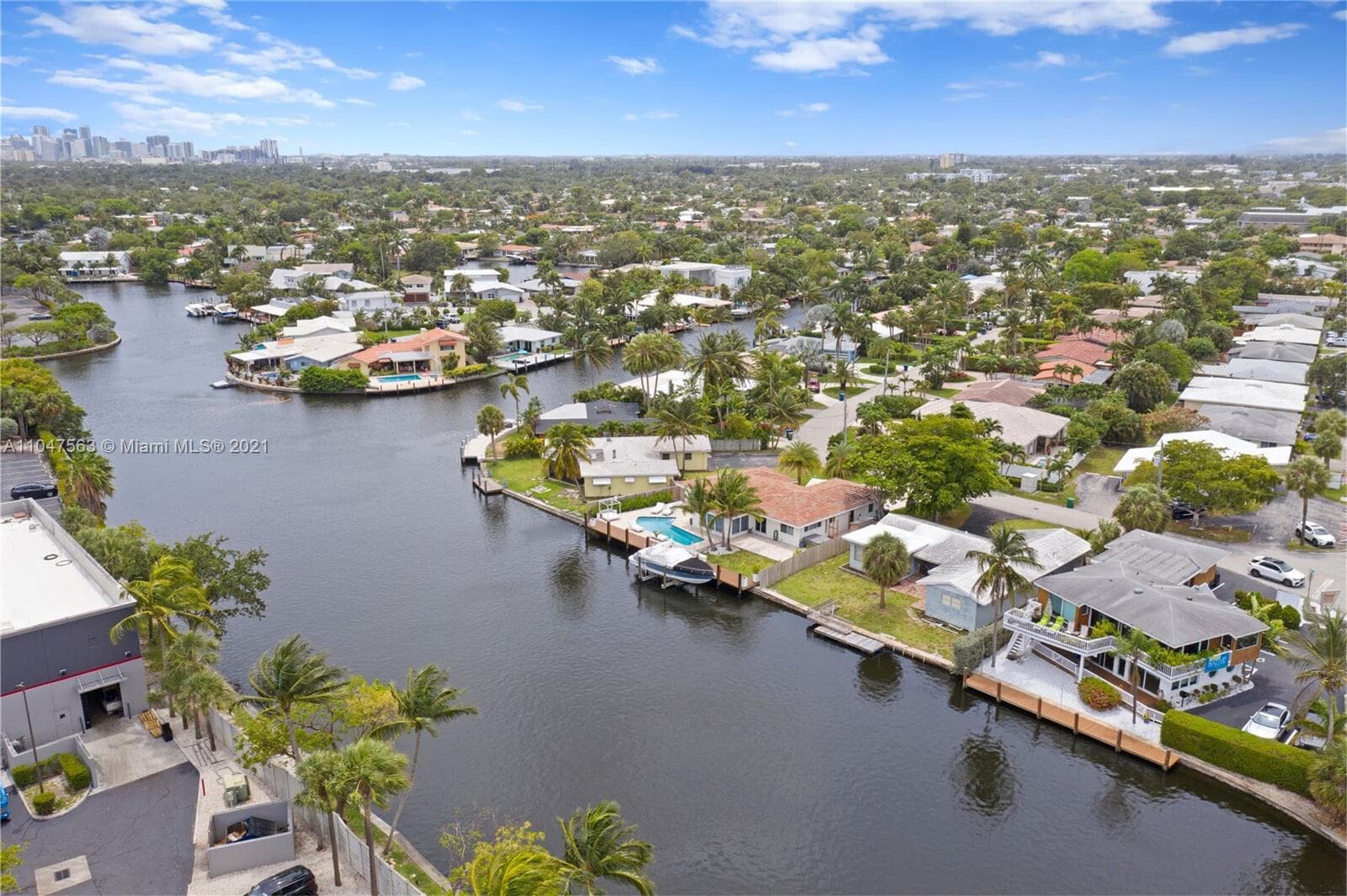 2200 NE 26th Street, Wilton Manors, FL 33305 — photo 7 of 40