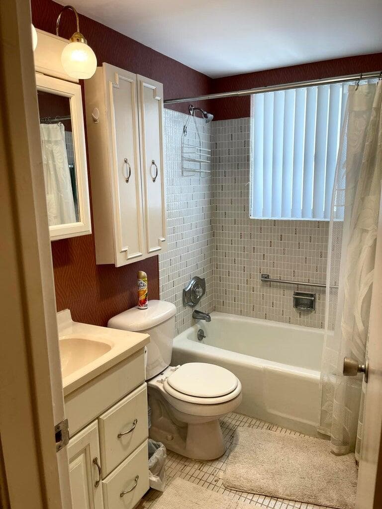 2840 Lake Osborne Drive 205, Lake Worth, FL 33461 — photo 4 of 32