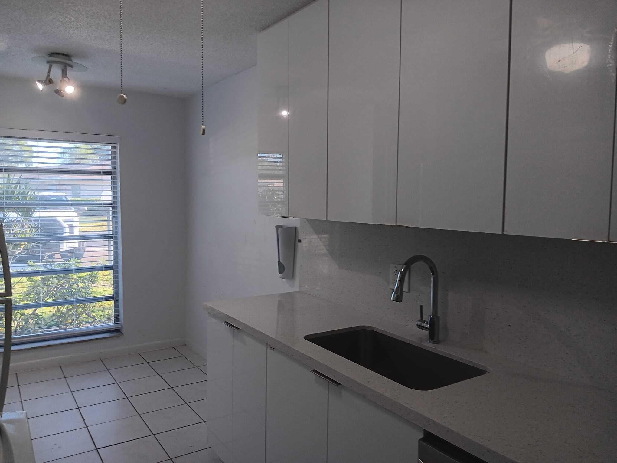 20886 Vinesta Circle 313, Boca Raton, FL 33433 — photo 3 of 23