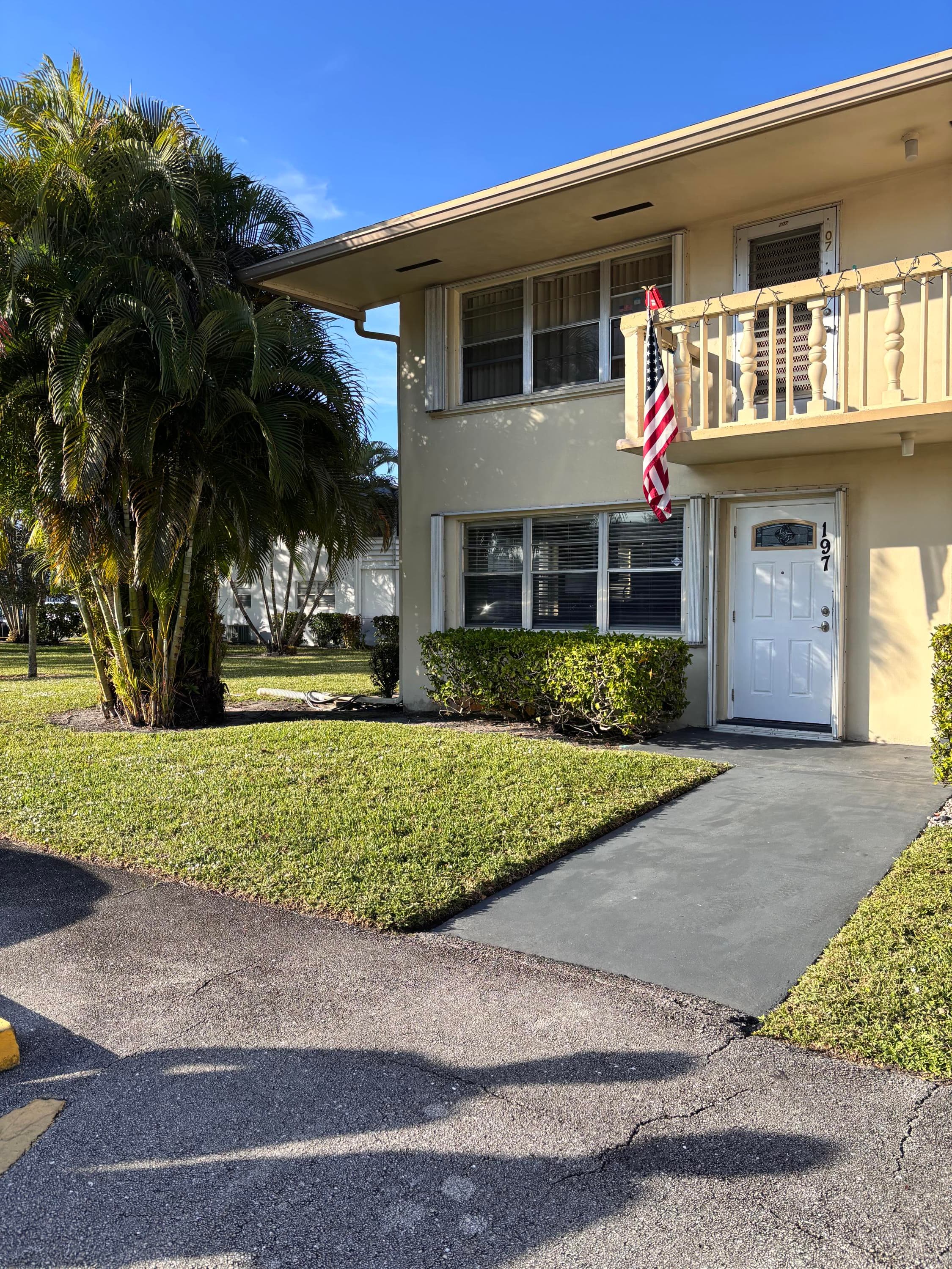 197 Sussex K 197, West Palm Beach, FL 33417 — photo 1 of 17