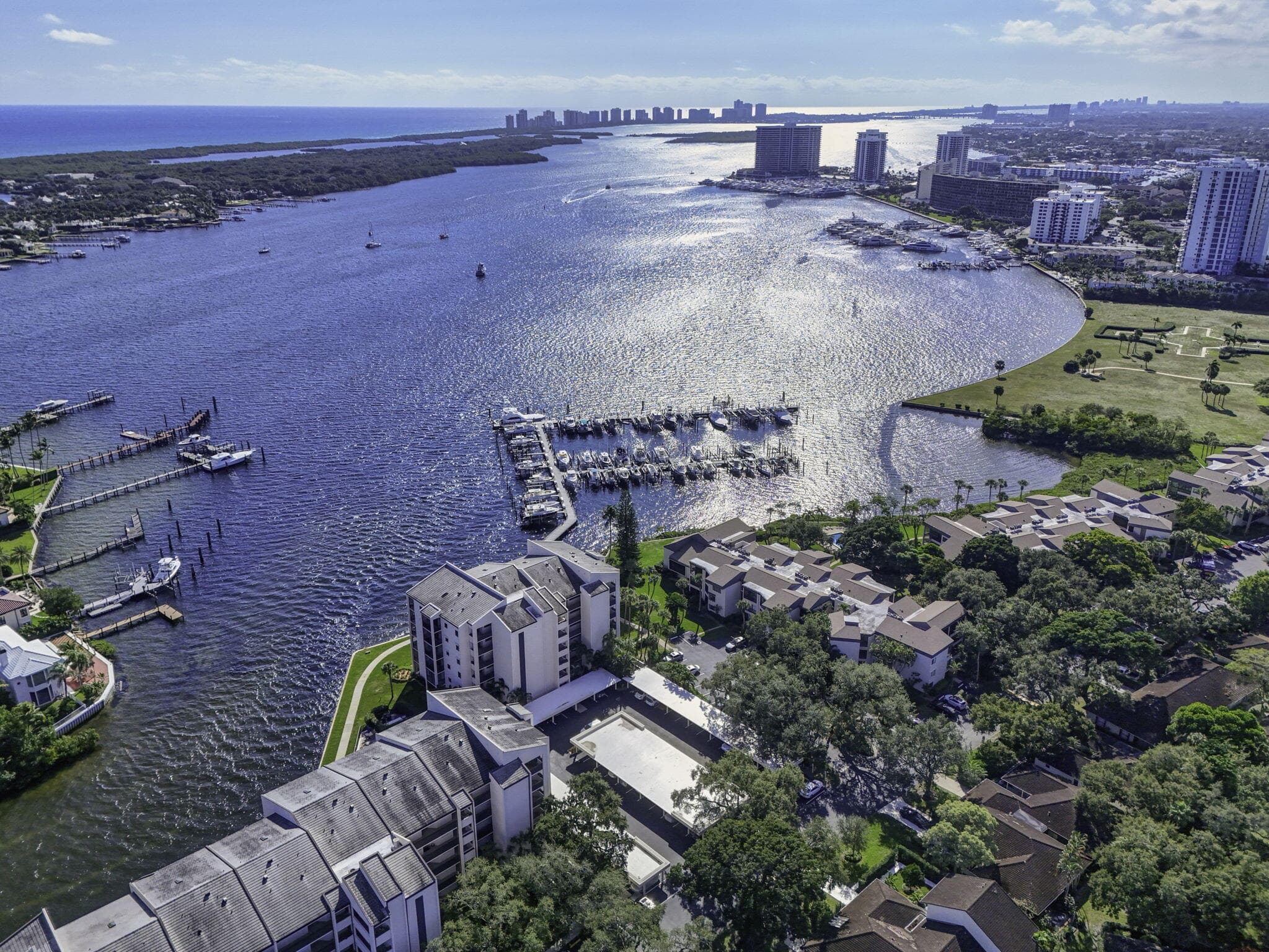 11390 Twelve Oaks Way 420, North Palm Beach, FL 33408 — photo 2 of 28