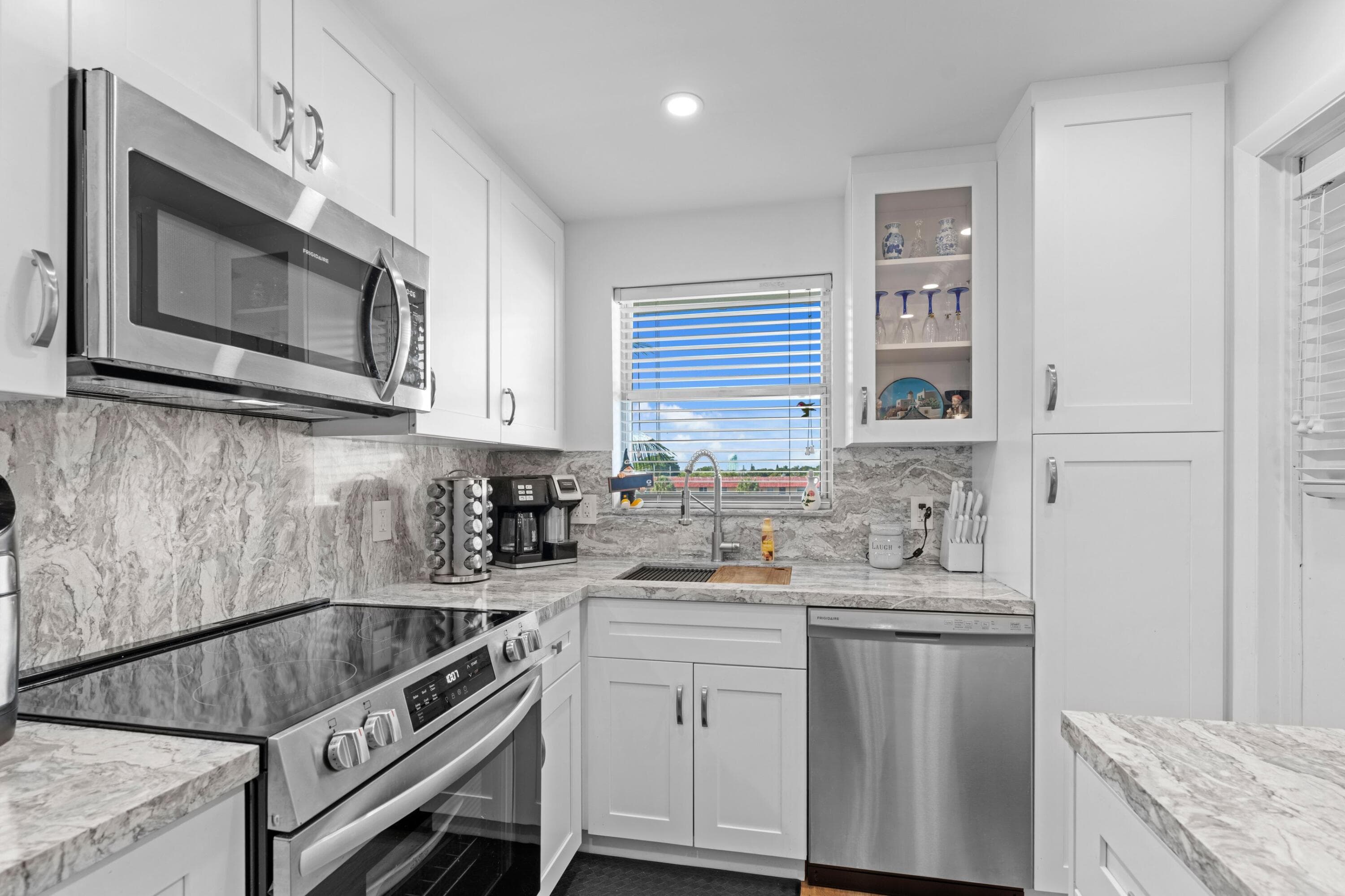 808 SE 7th Street 405, Deerfield Beach, FL 33441 — photo 2 of 22