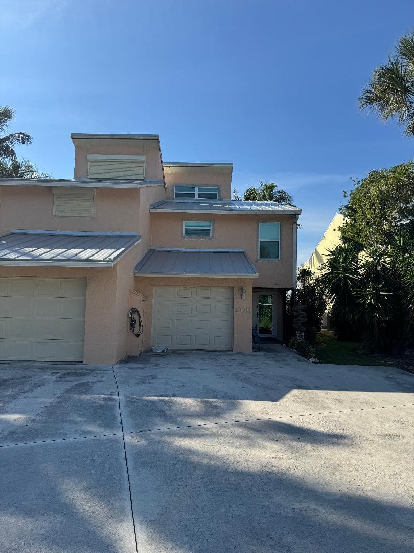 409 Fernandina Street, Fort Pierce, FL 34949 — photo 1 of 31