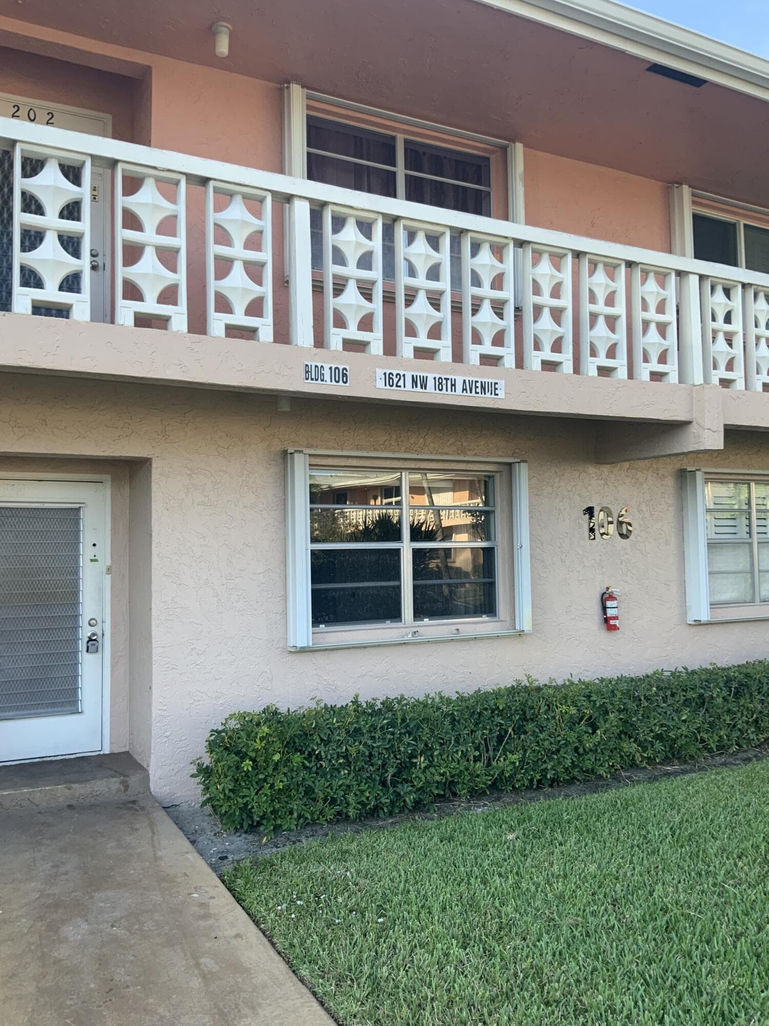 1621 NW 18th Avenue 102, Delray Beach, FL 33445 — photo 2 of 25
