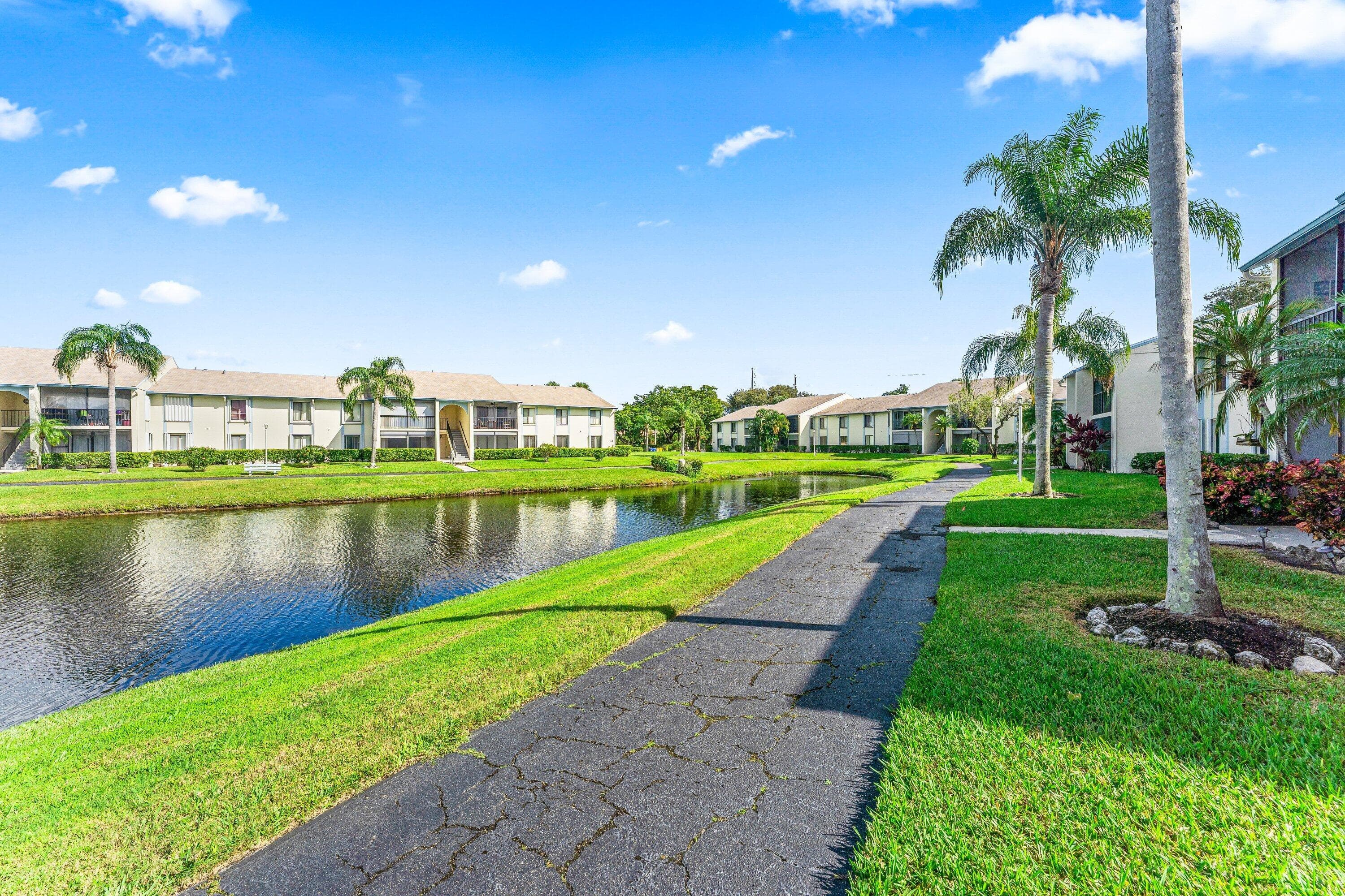 1117 Green Pine Boulevard D2, West Palm Beach, FL 33409 — photo 2 of 20