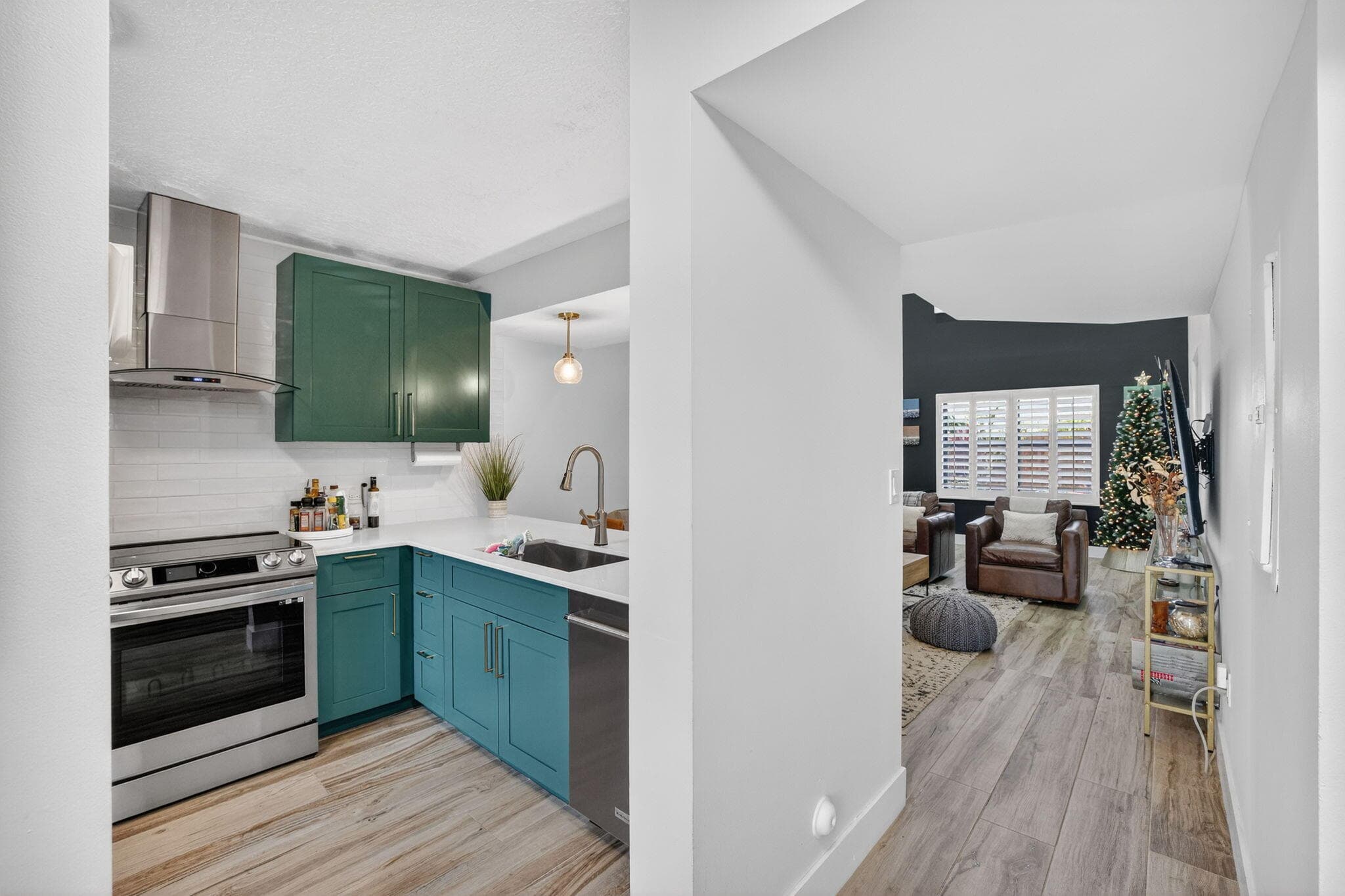 237 City View Drive 237, Fort Lauderdale, FL 33311 — photo 3 of 48
